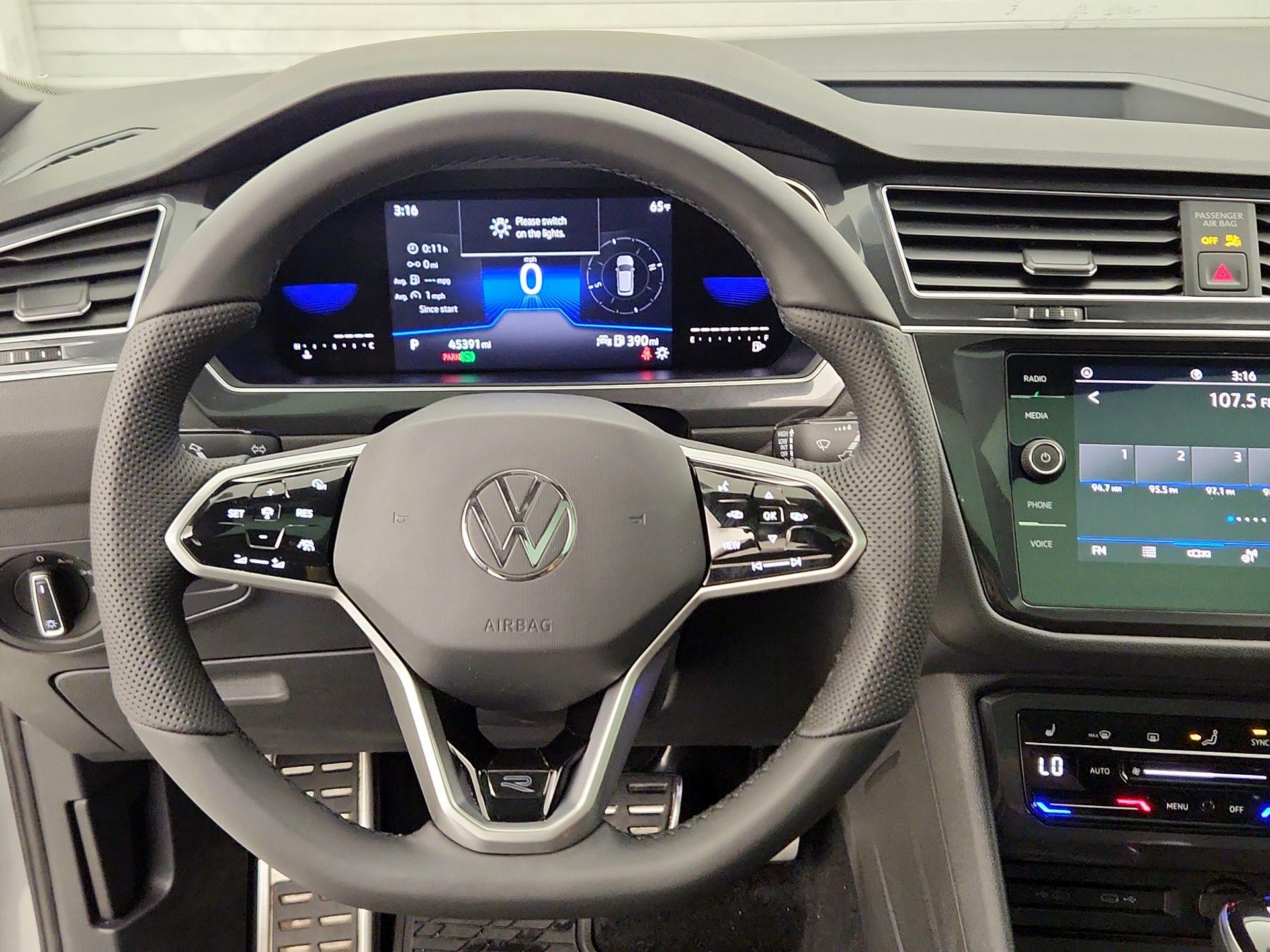 Thumbnail: 2022 Volkswagen Tiguan - 10