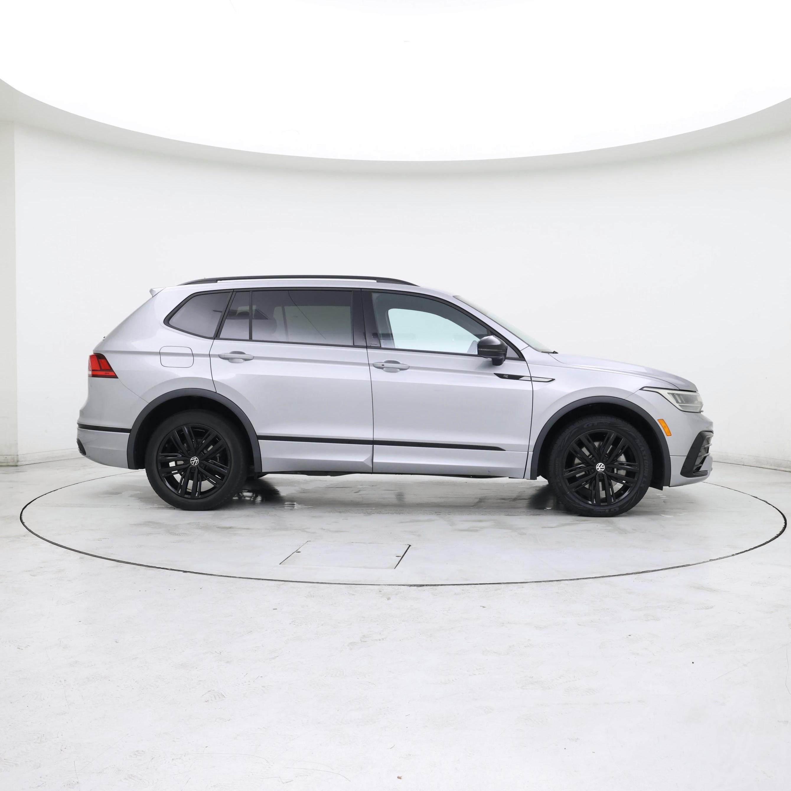 Thumbnail: 2022 Volkswagen Tiguan - 7