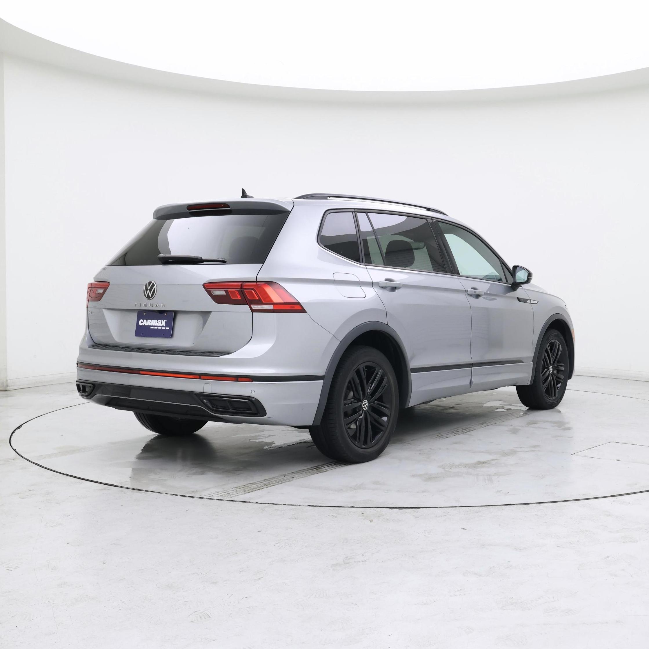 Thumbnail: 2022 Volkswagen Tiguan - 8