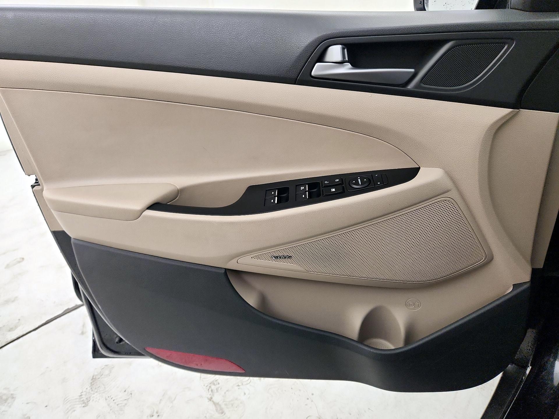 Thumbnail: 2017 Hyundai Tucson - 12