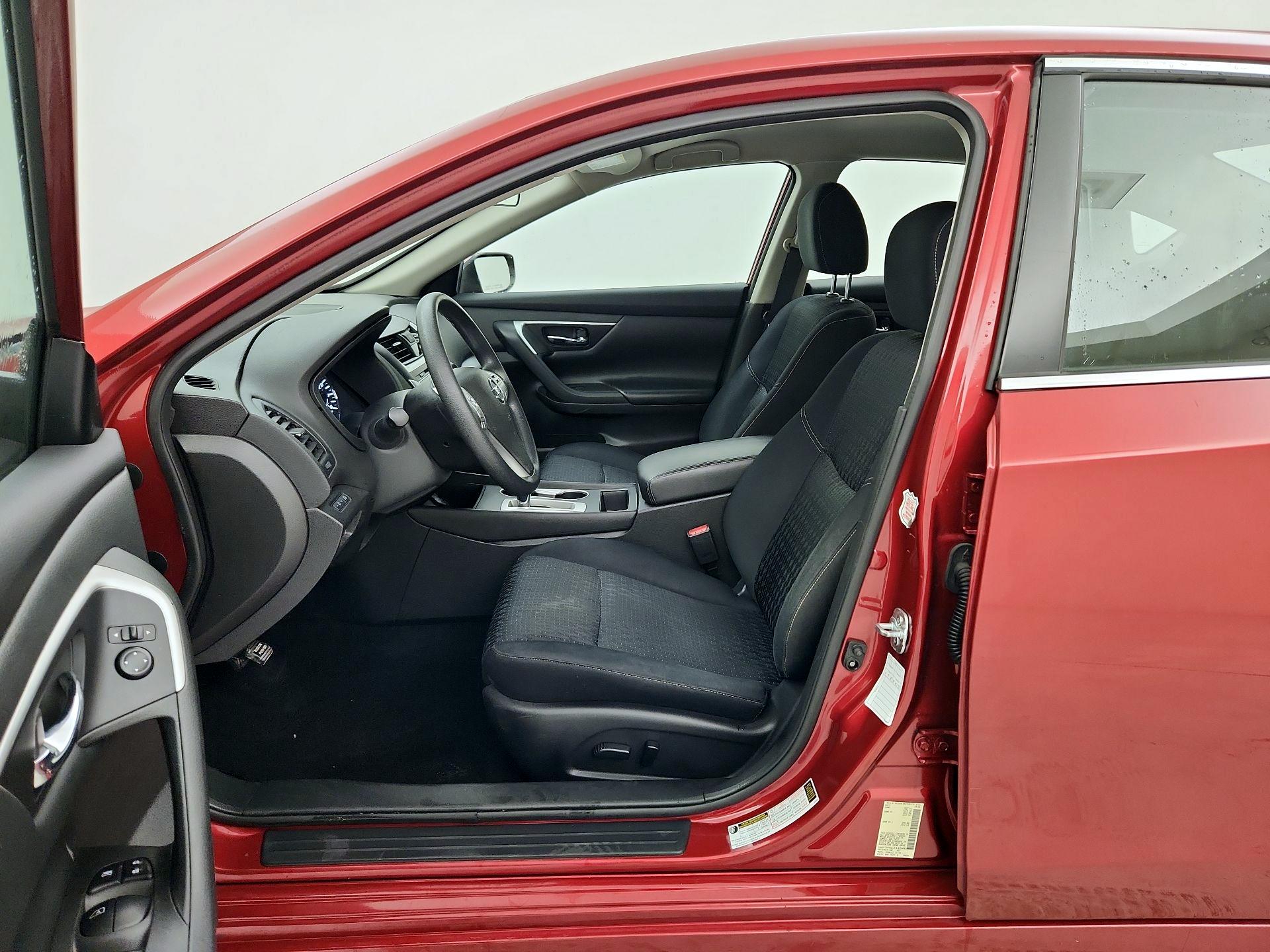 Thumbnail: 2016 Nissan Altima - 11