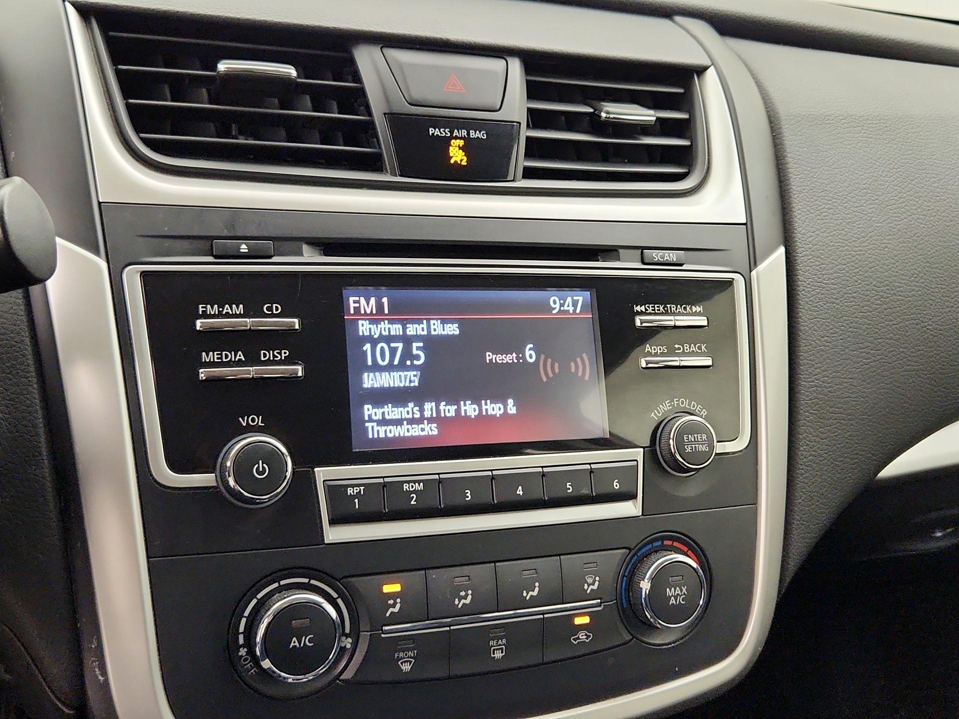 Thumbnail: 2016 Nissan Altima - 15