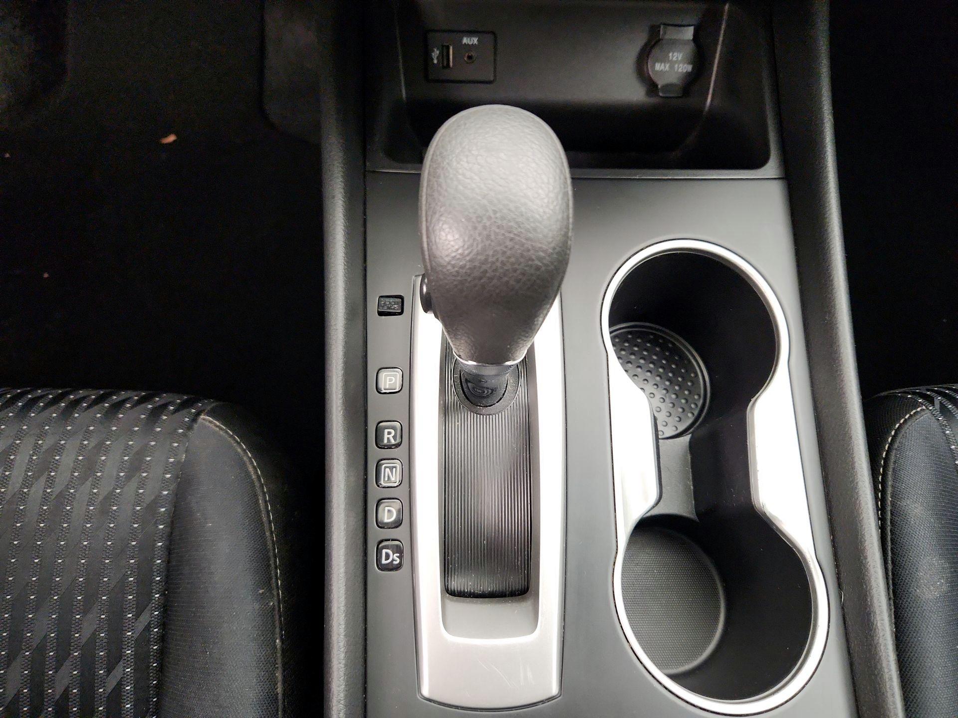 Thumbnail: 2016 Nissan Altima - 17