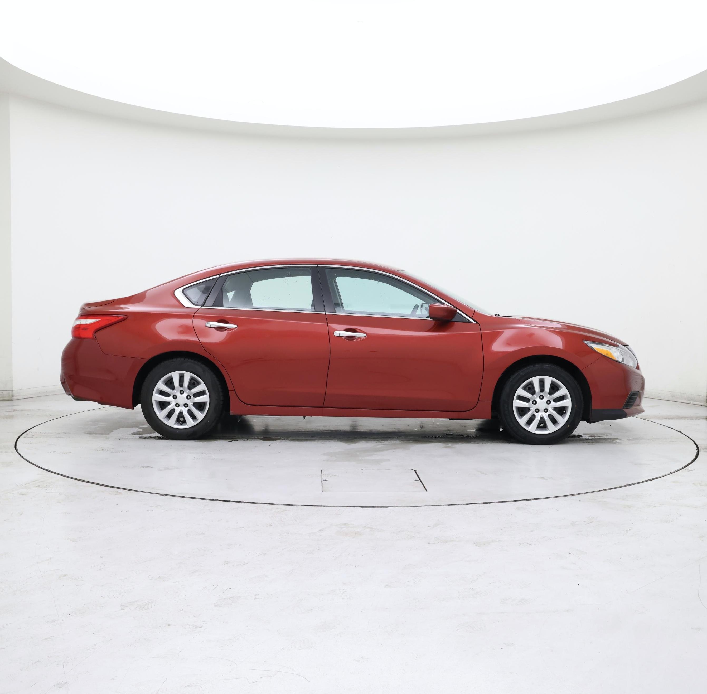 Thumbnail: 2016 Nissan Altima - 7