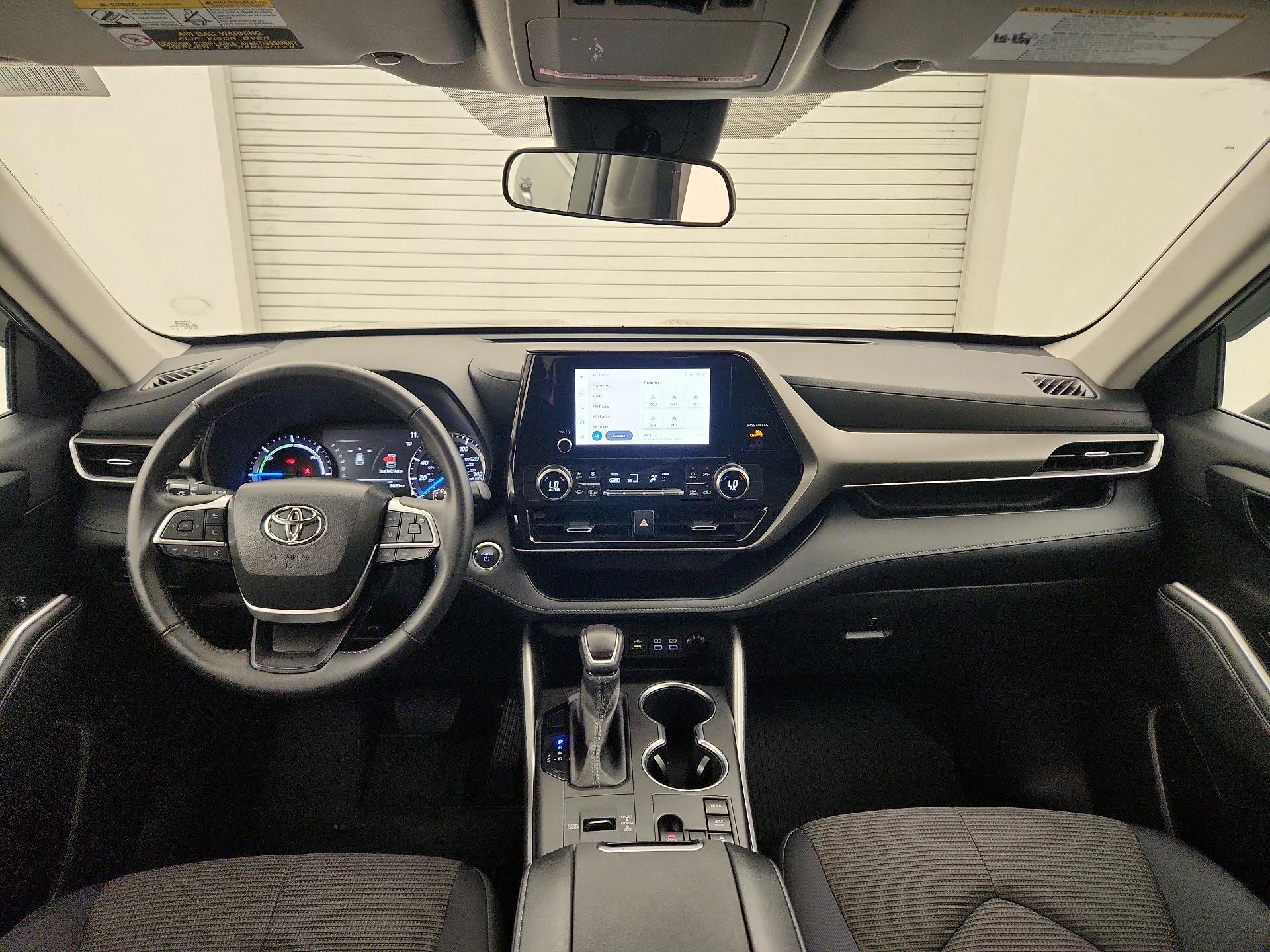 Thumbnail: 2023 Toyota Highlander - 9