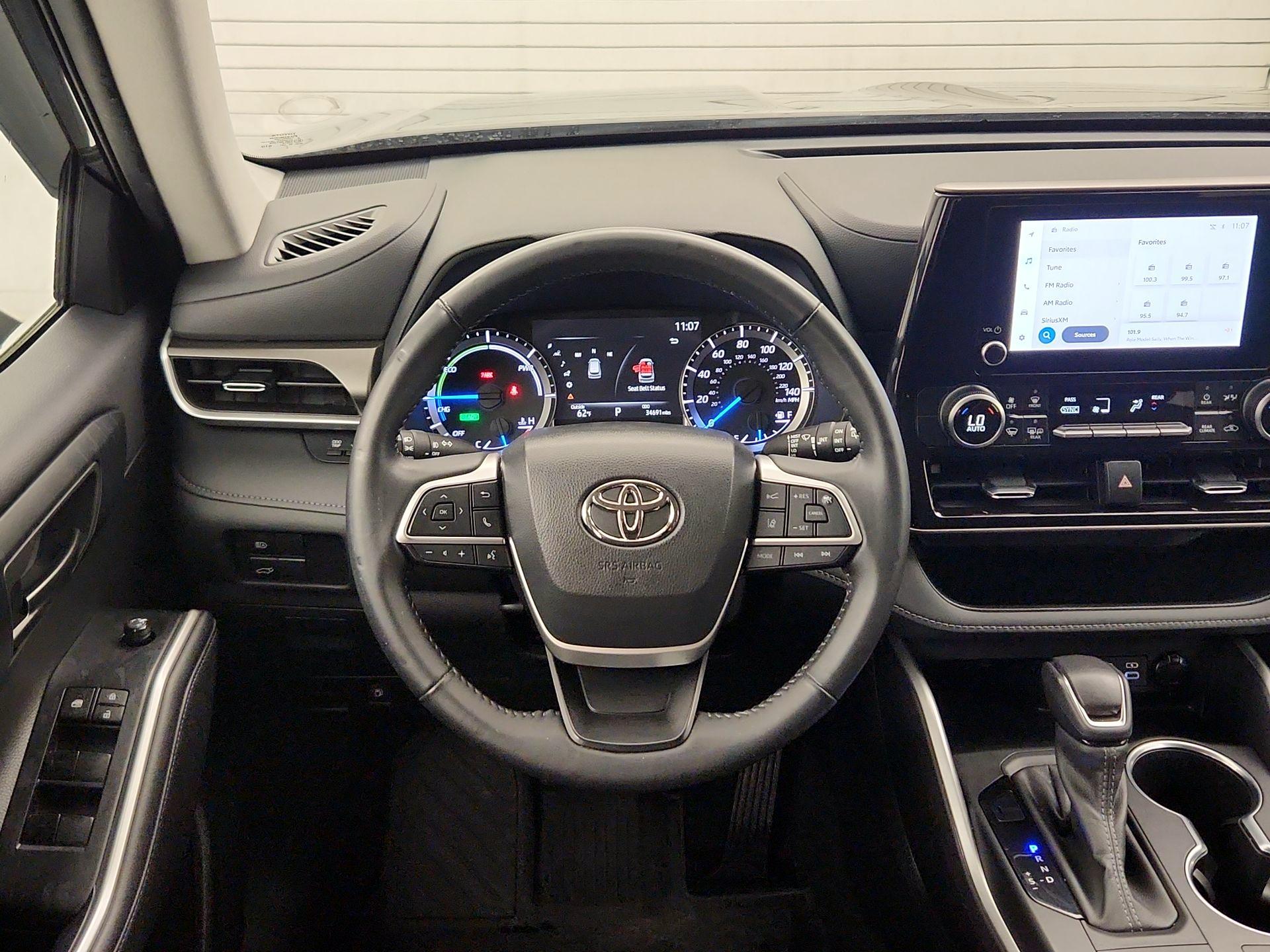 Thumbnail: 2023 Toyota Highlander - 10