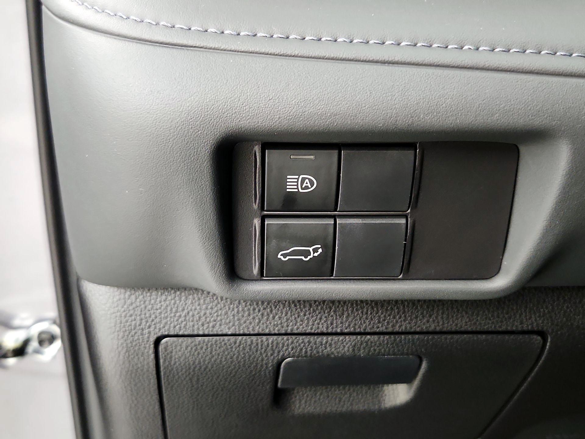 Thumbnail: 2023 Toyota Highlander - 13