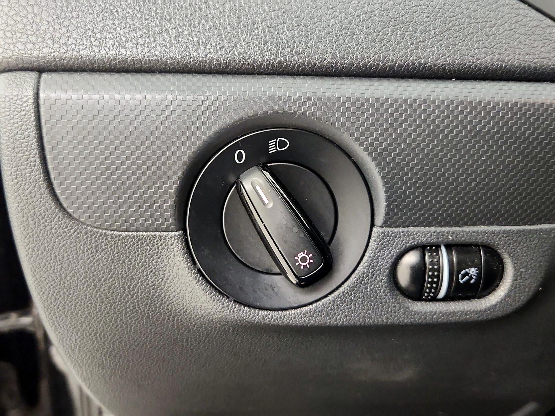 Thumbnail: 2016 Volkswagen Jetta - 13