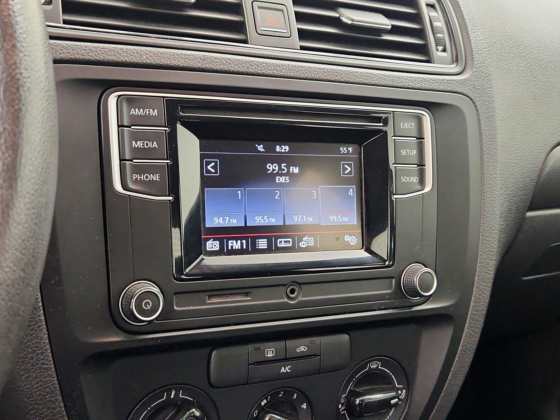 Thumbnail: 2016 Volkswagen Jetta - 14