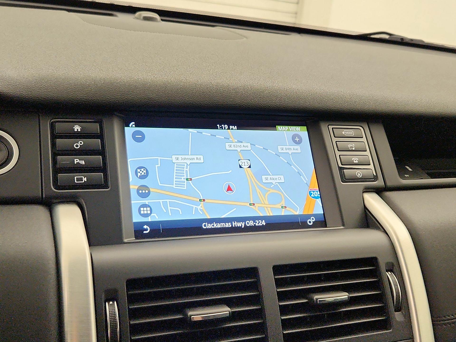 Thumbnail: 2017 Land Rover Discovery Sport - 14