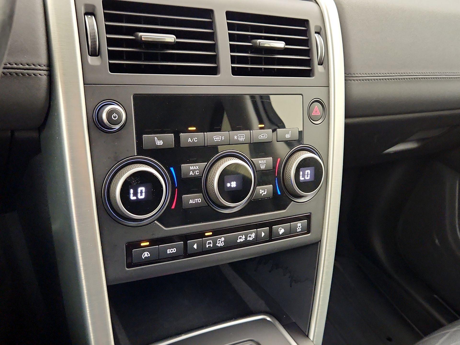 Thumbnail: 2017 Land Rover Discovery Sport - 17