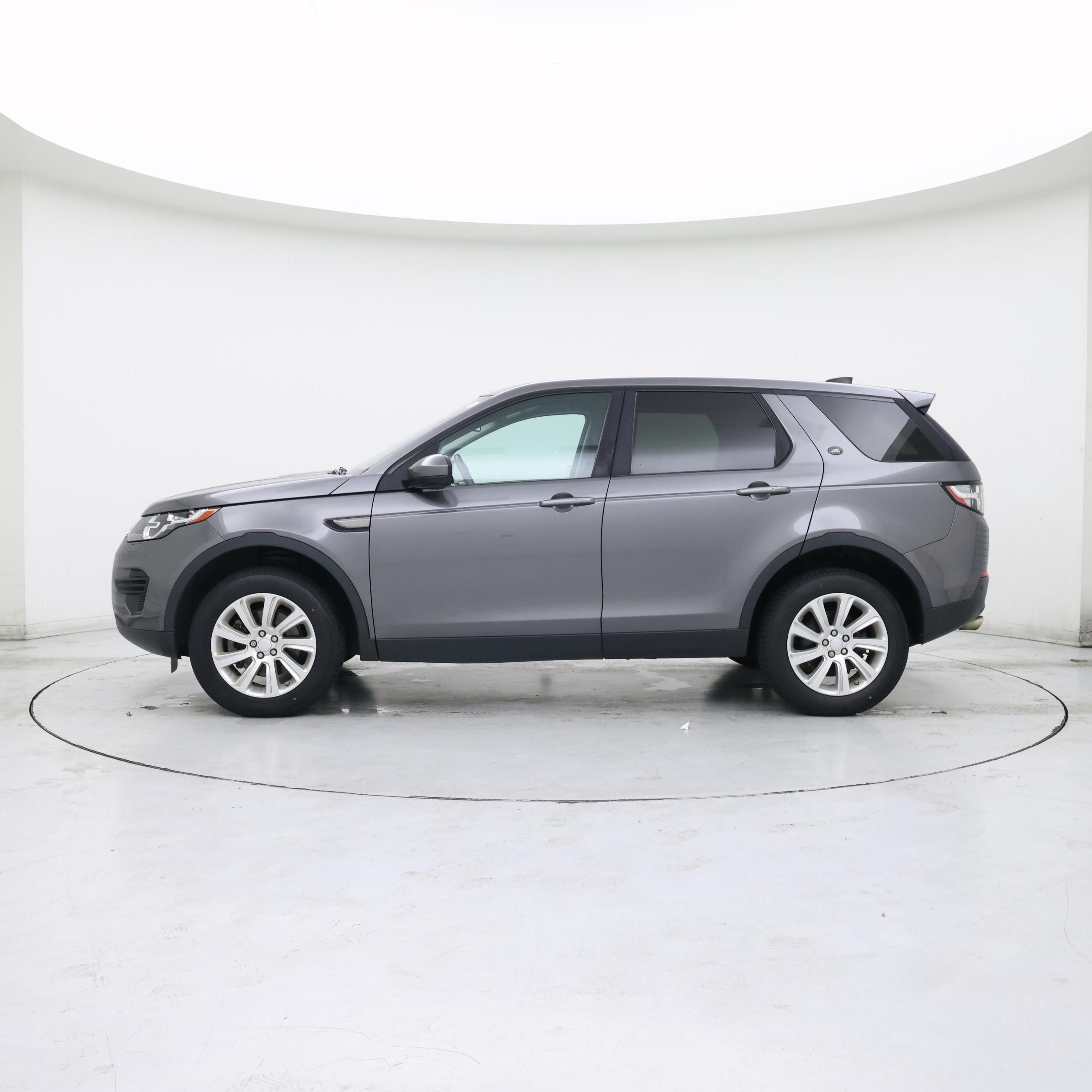 Thumbnail: 2017 Land Rover Discovery Sport - 3