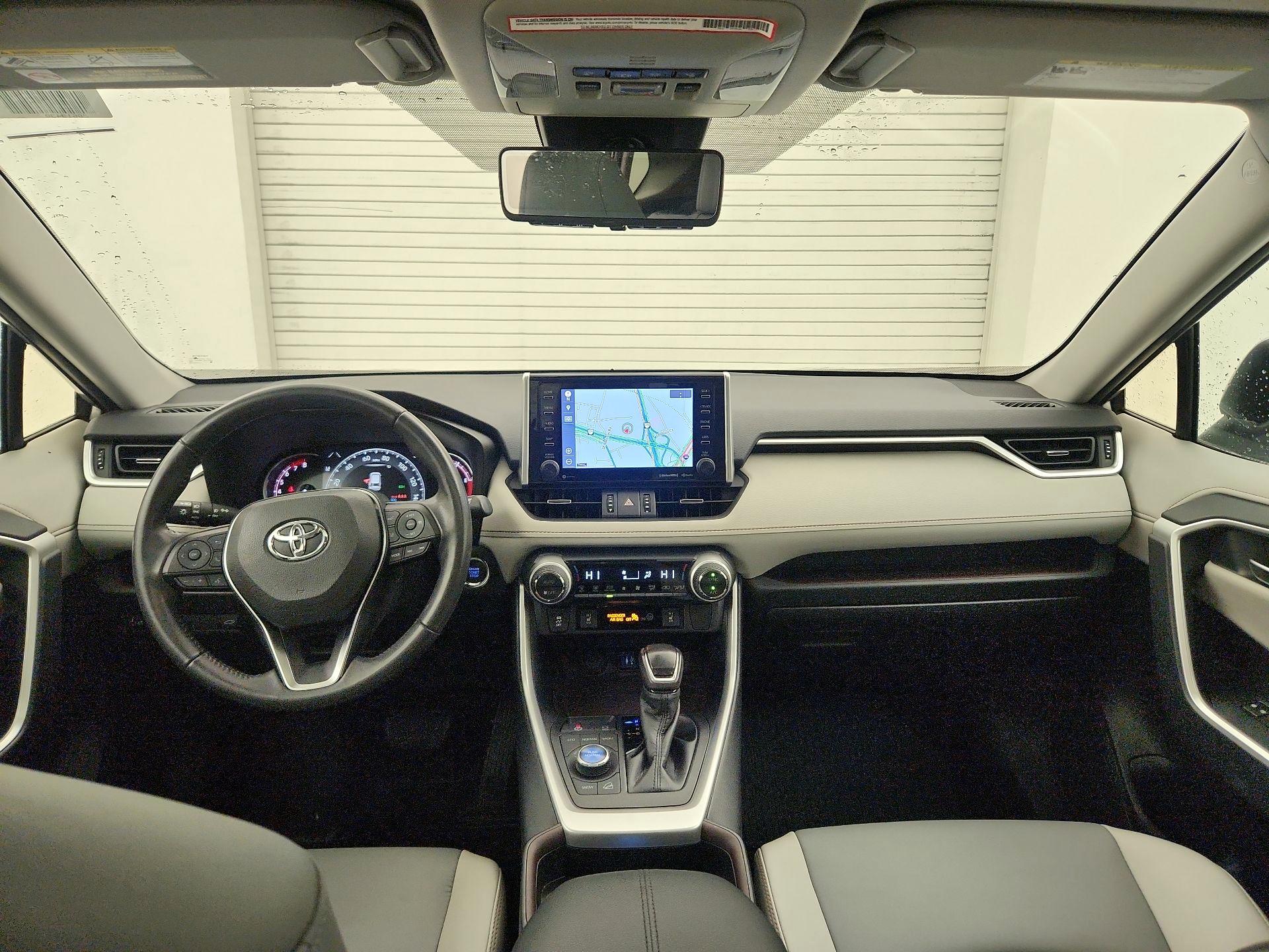 Thumbnail: 2019 Toyota RAV4 - 9