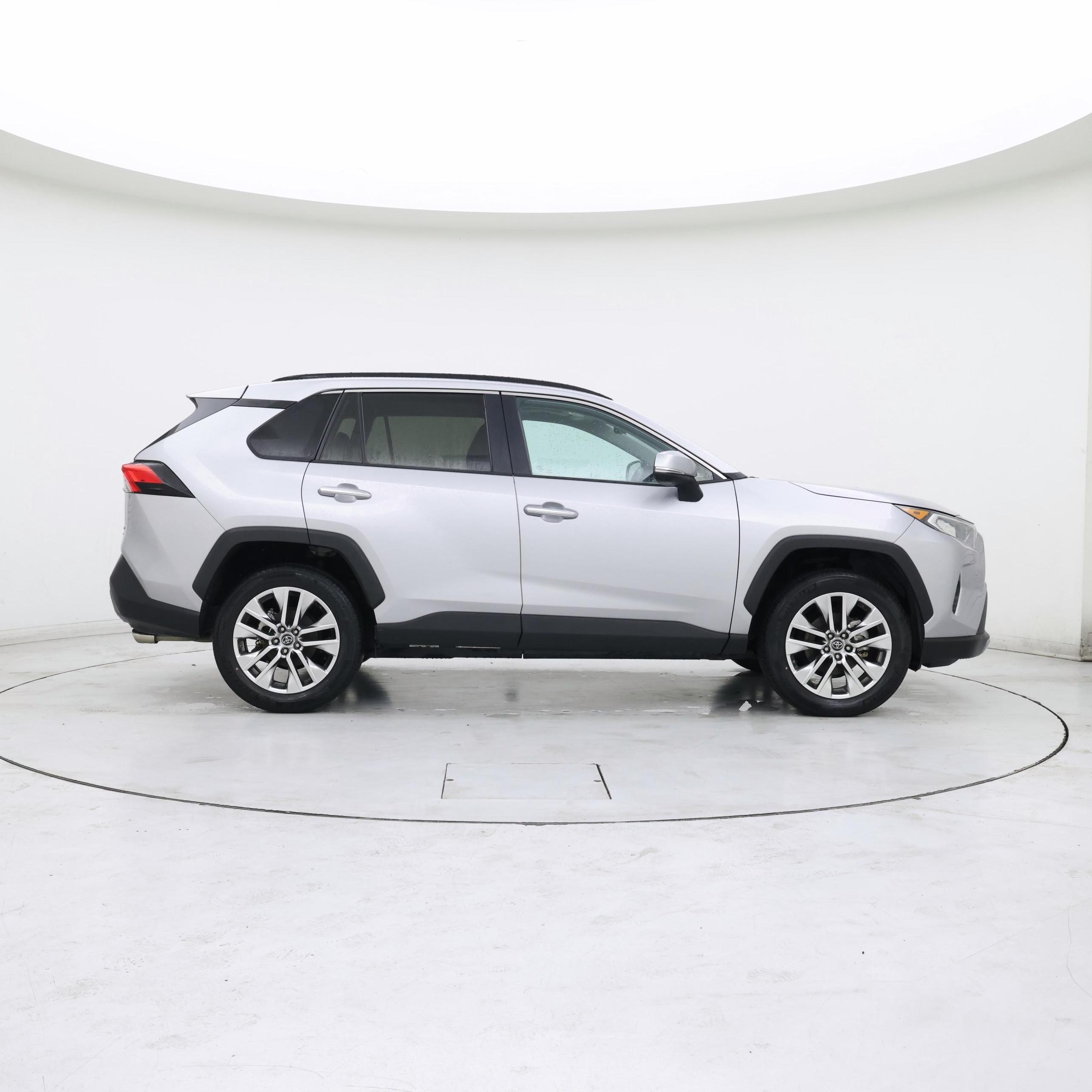 Thumbnail: 2019 Toyota RAV4 - 7