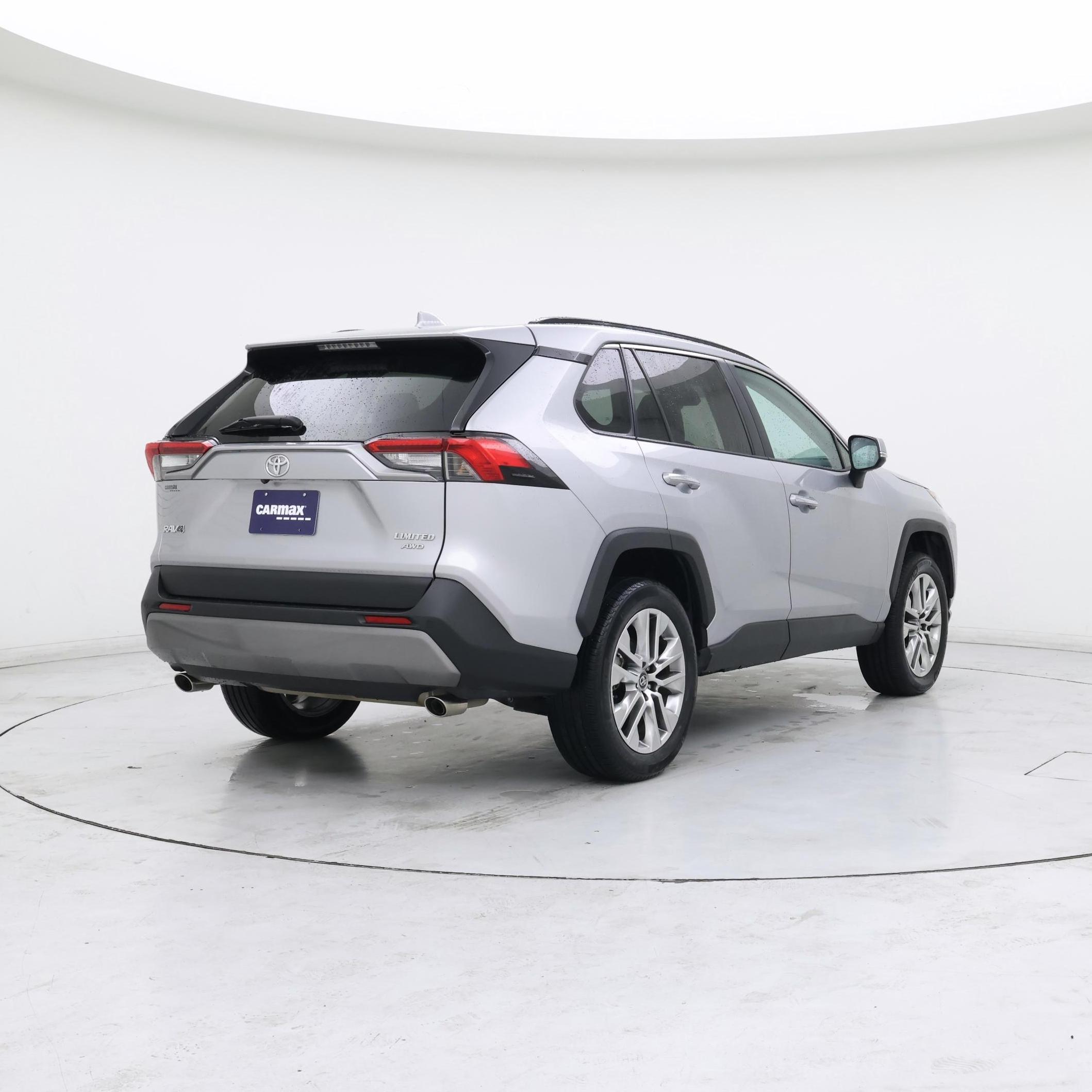 Thumbnail: 2019 Toyota RAV4 - 8
