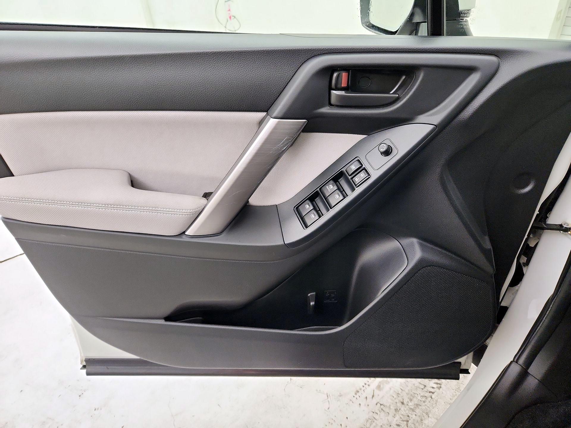 Thumbnail: 2015 Subaru Forester - 12