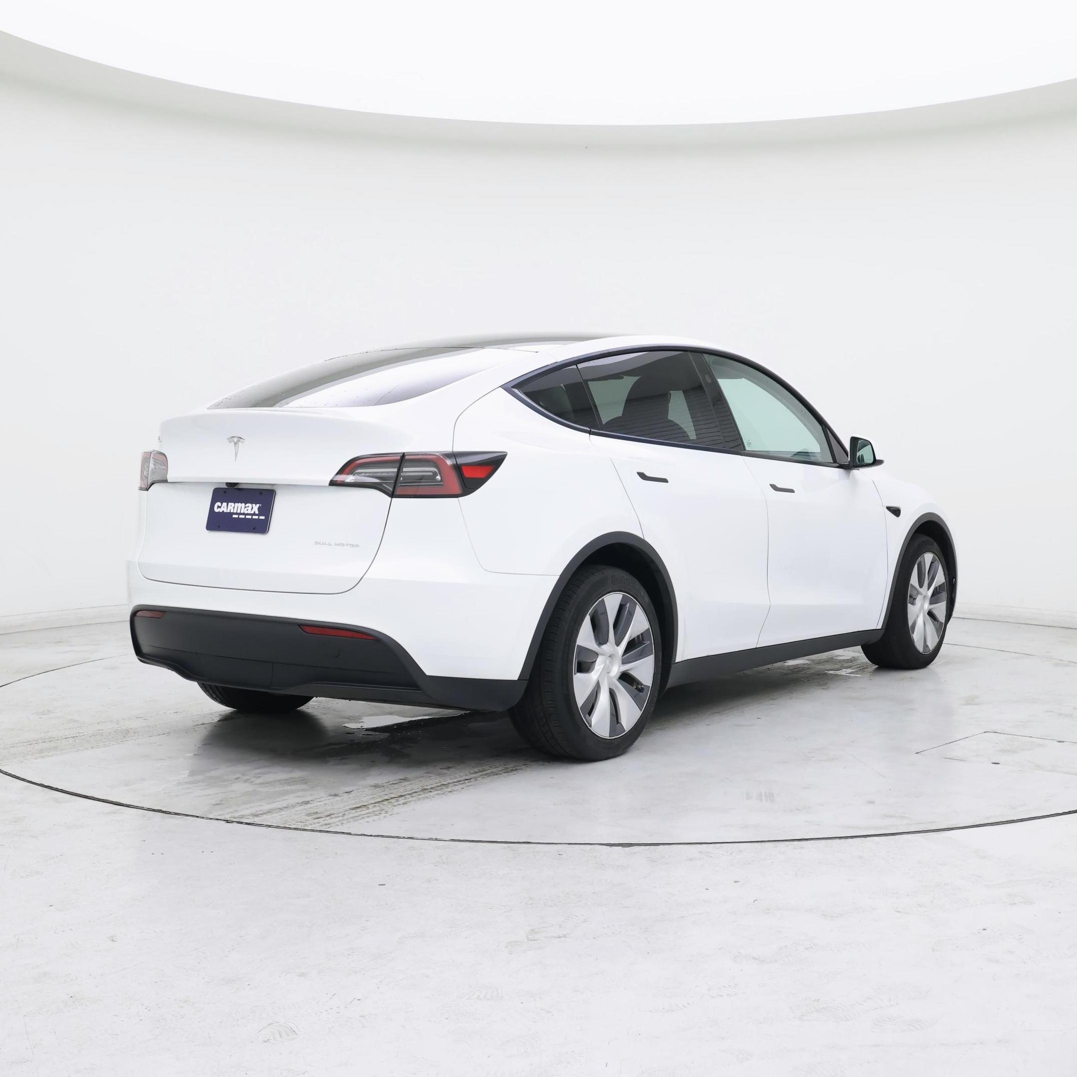 Thumbnail: 2023 Tesla Model Y - 8
