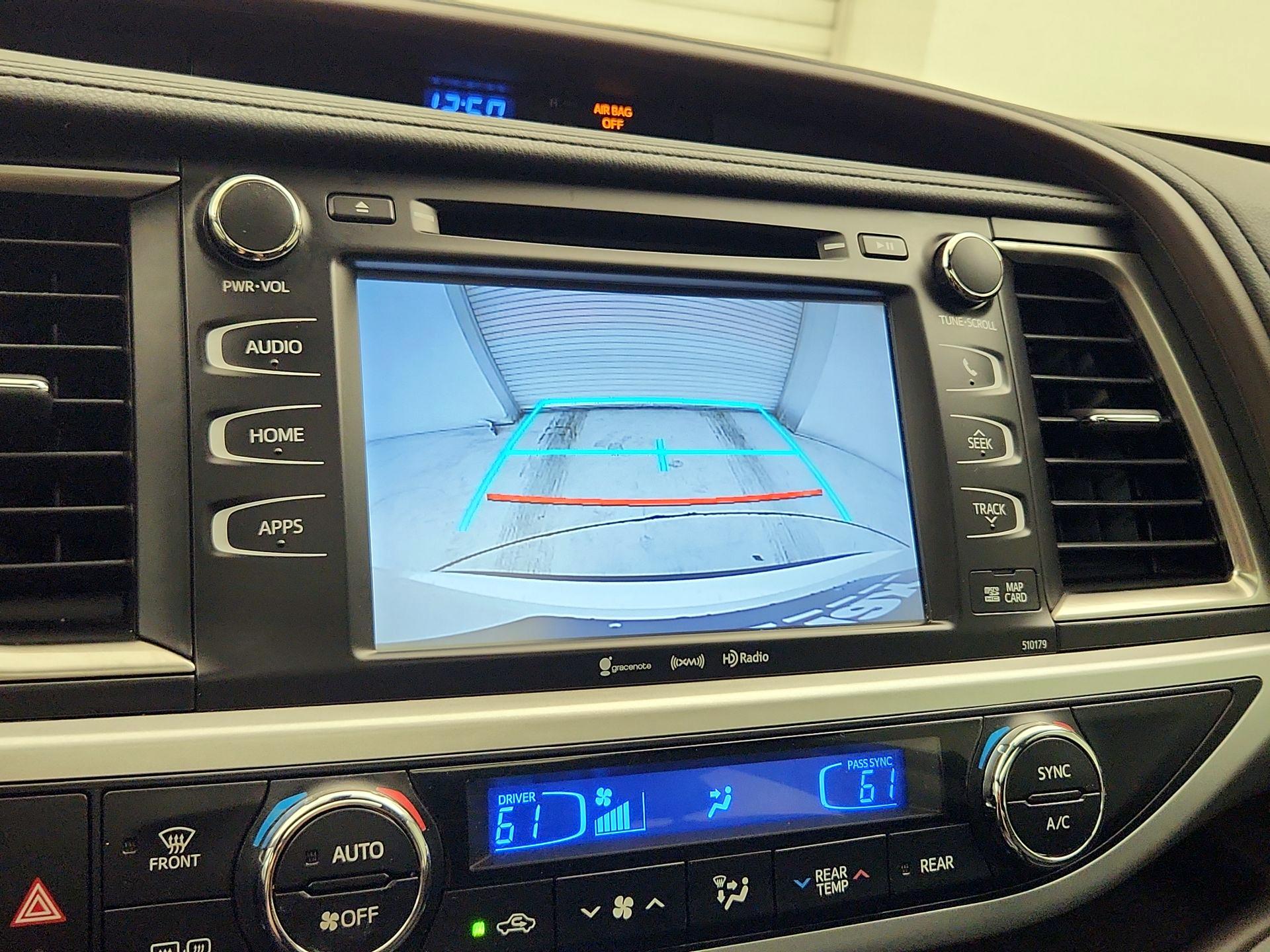 Thumbnail: 2017 Toyota Highlander - 14