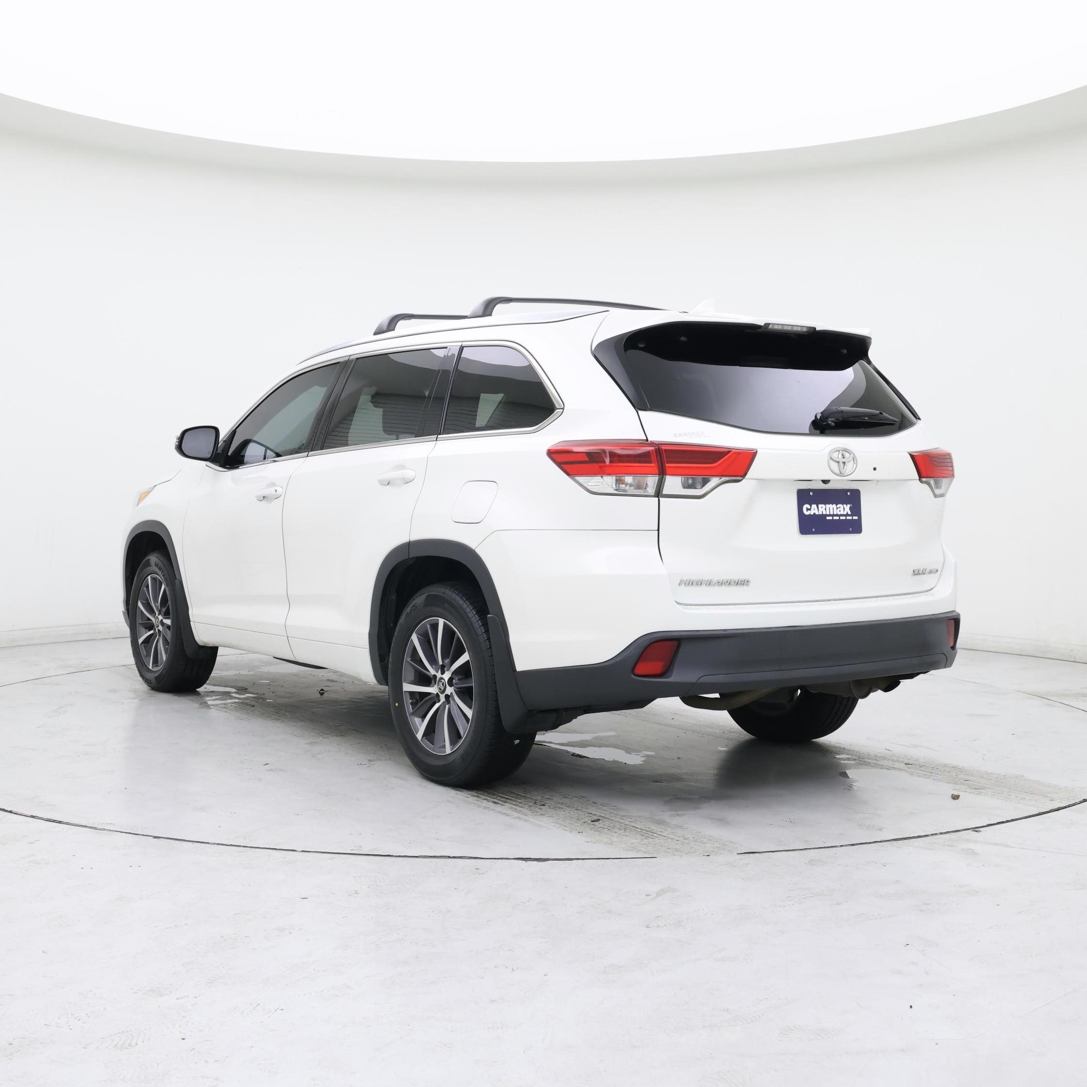 Thumbnail: 2017 Toyota Highlander - 2