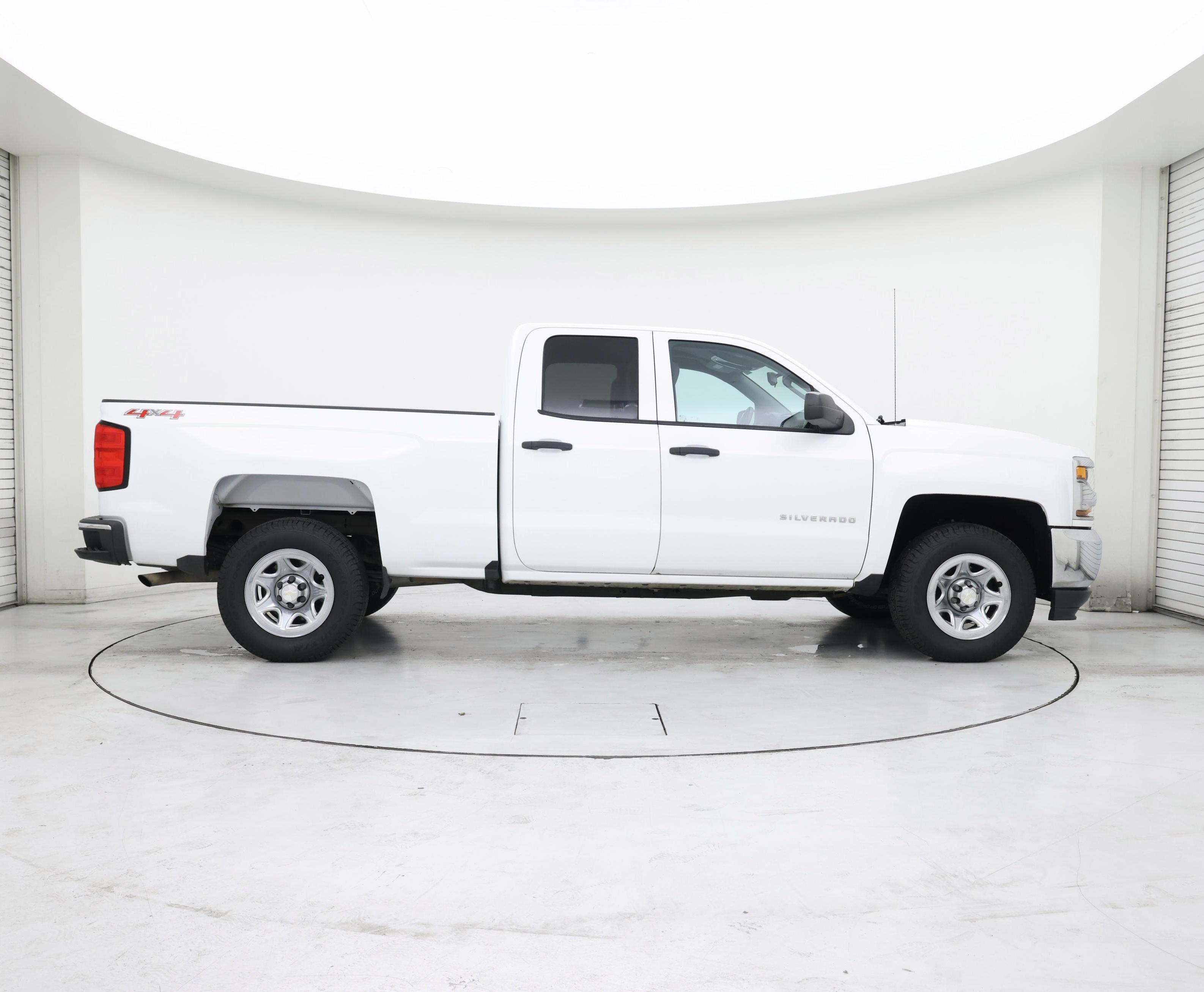 Thumbnail: 2017 Chevrolet Silverado 1500 - 7