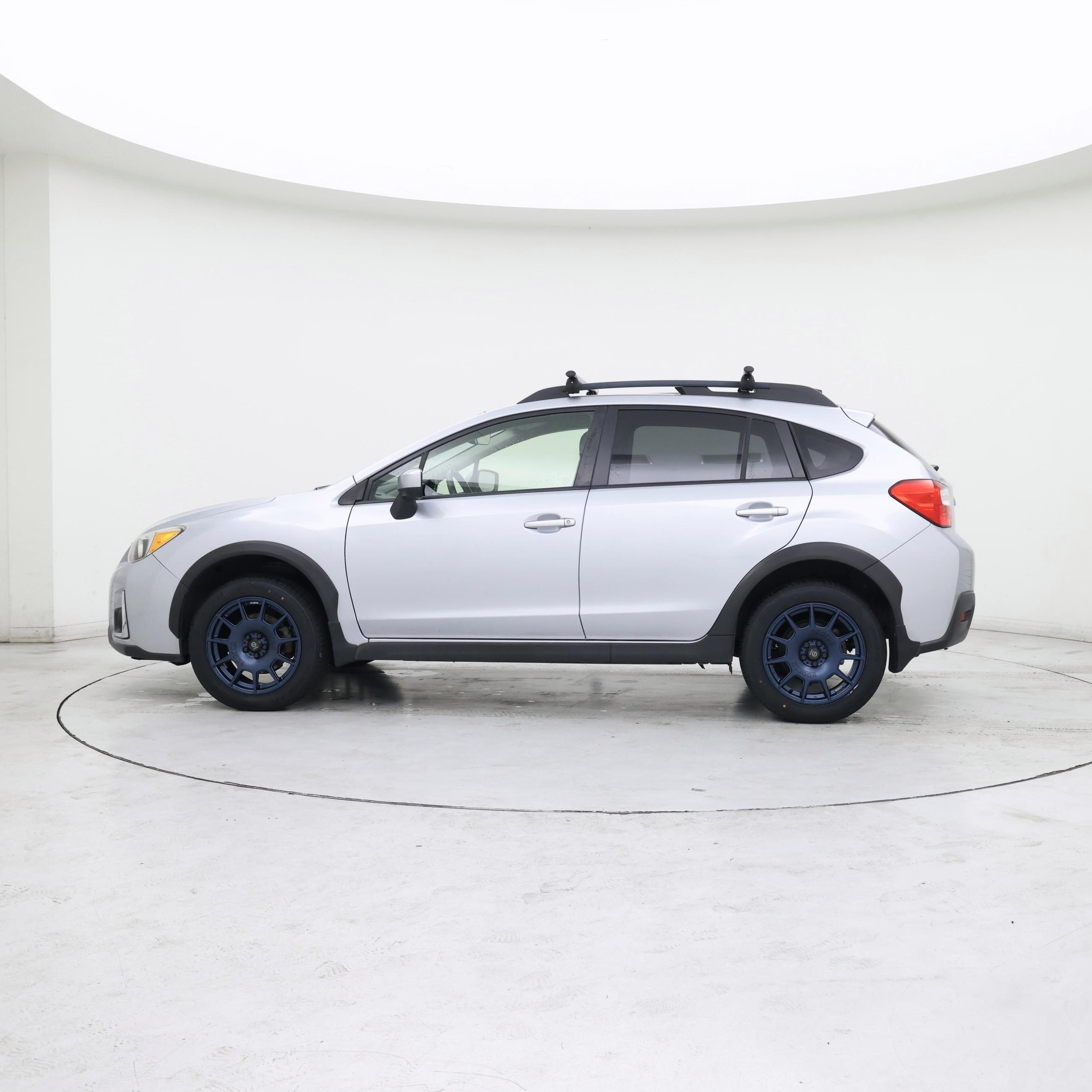Thumbnail: 2017 Subaru Crosstrek - 3
