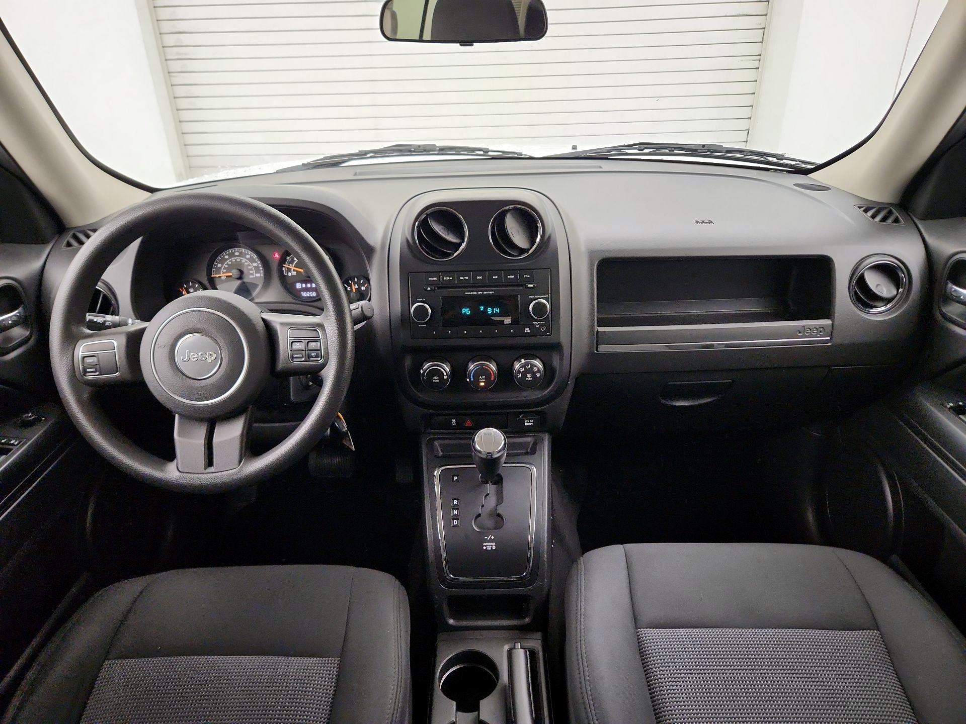 Thumbnail: 2015 Jeep Patriot - 9