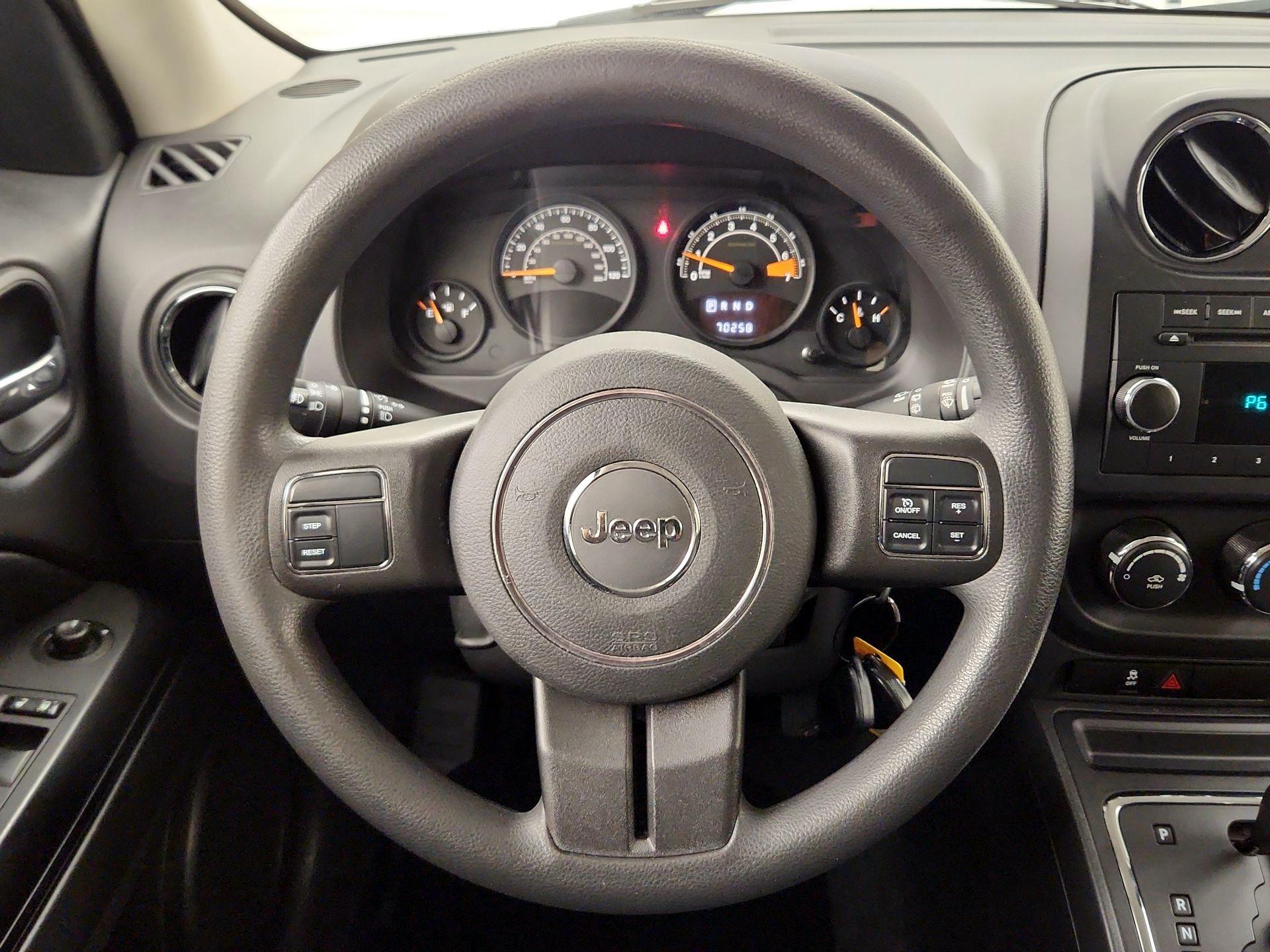 Thumbnail: 2015 Jeep Patriot - 10