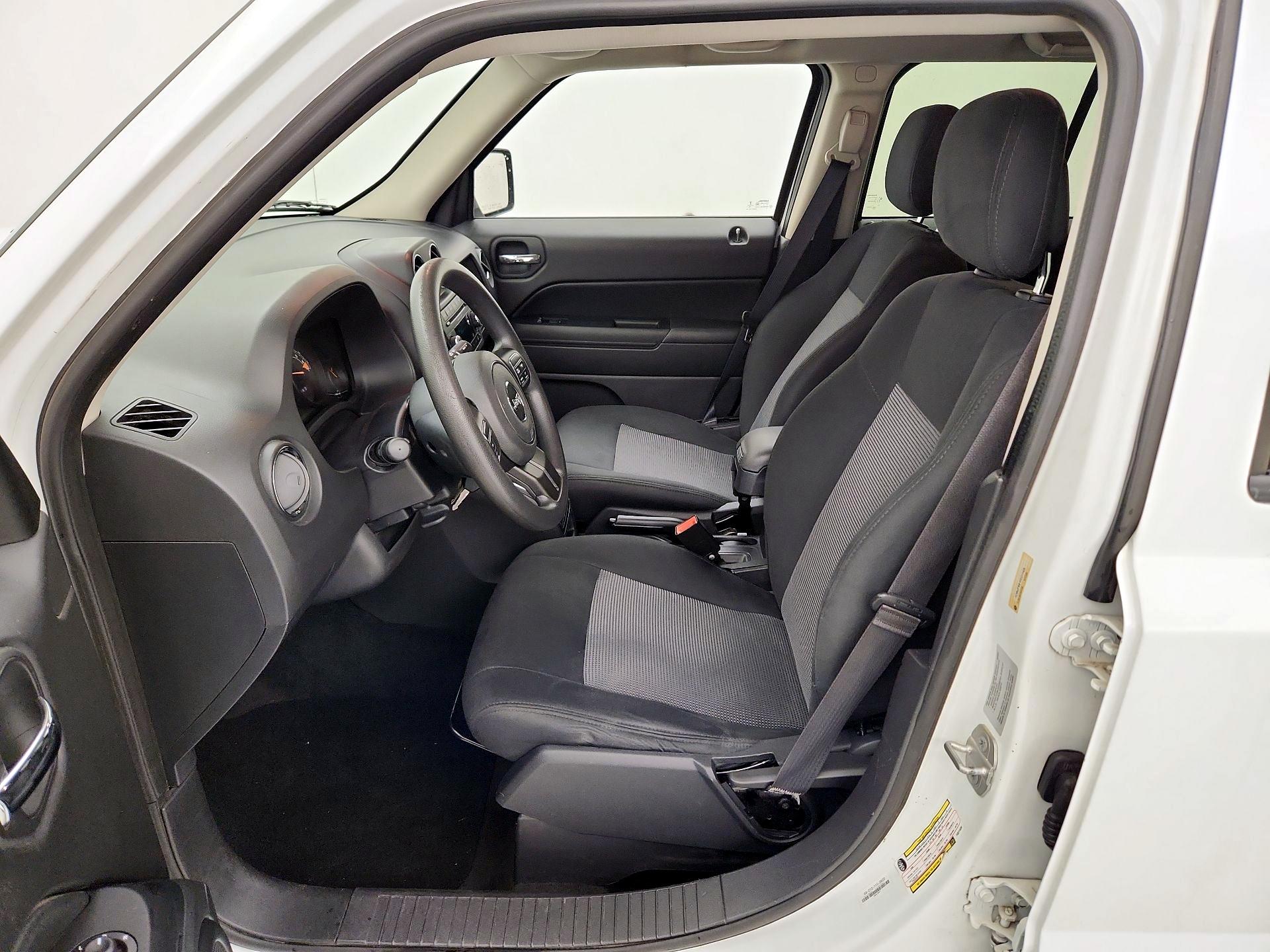 Thumbnail: 2015 Jeep Patriot - 11