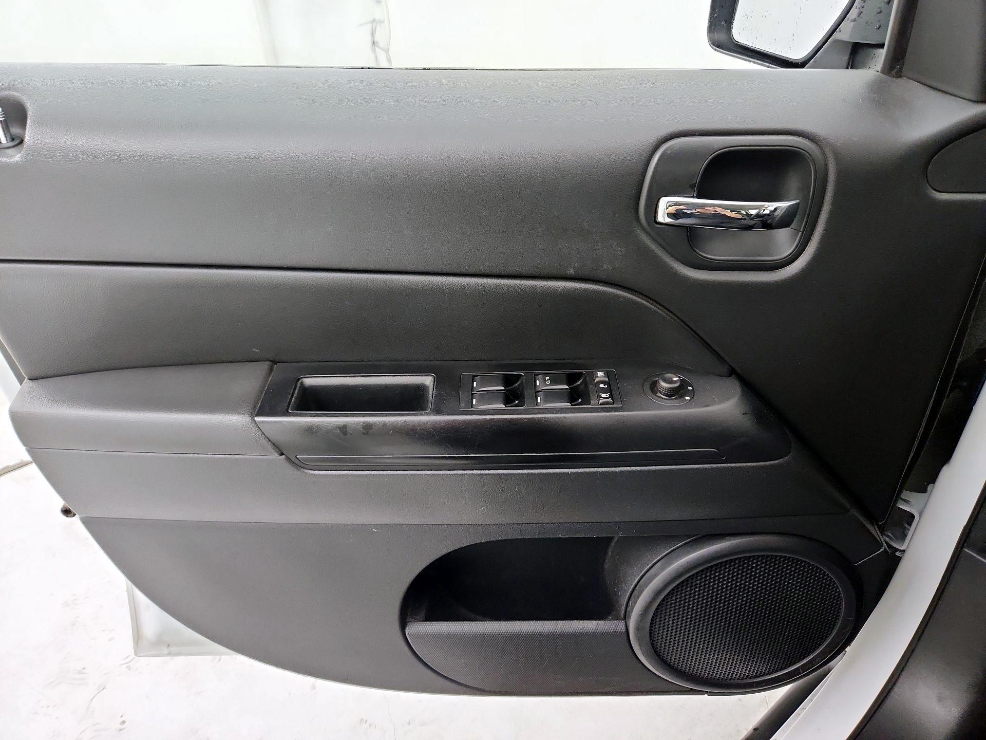 Thumbnail: 2015 Jeep Patriot - 12