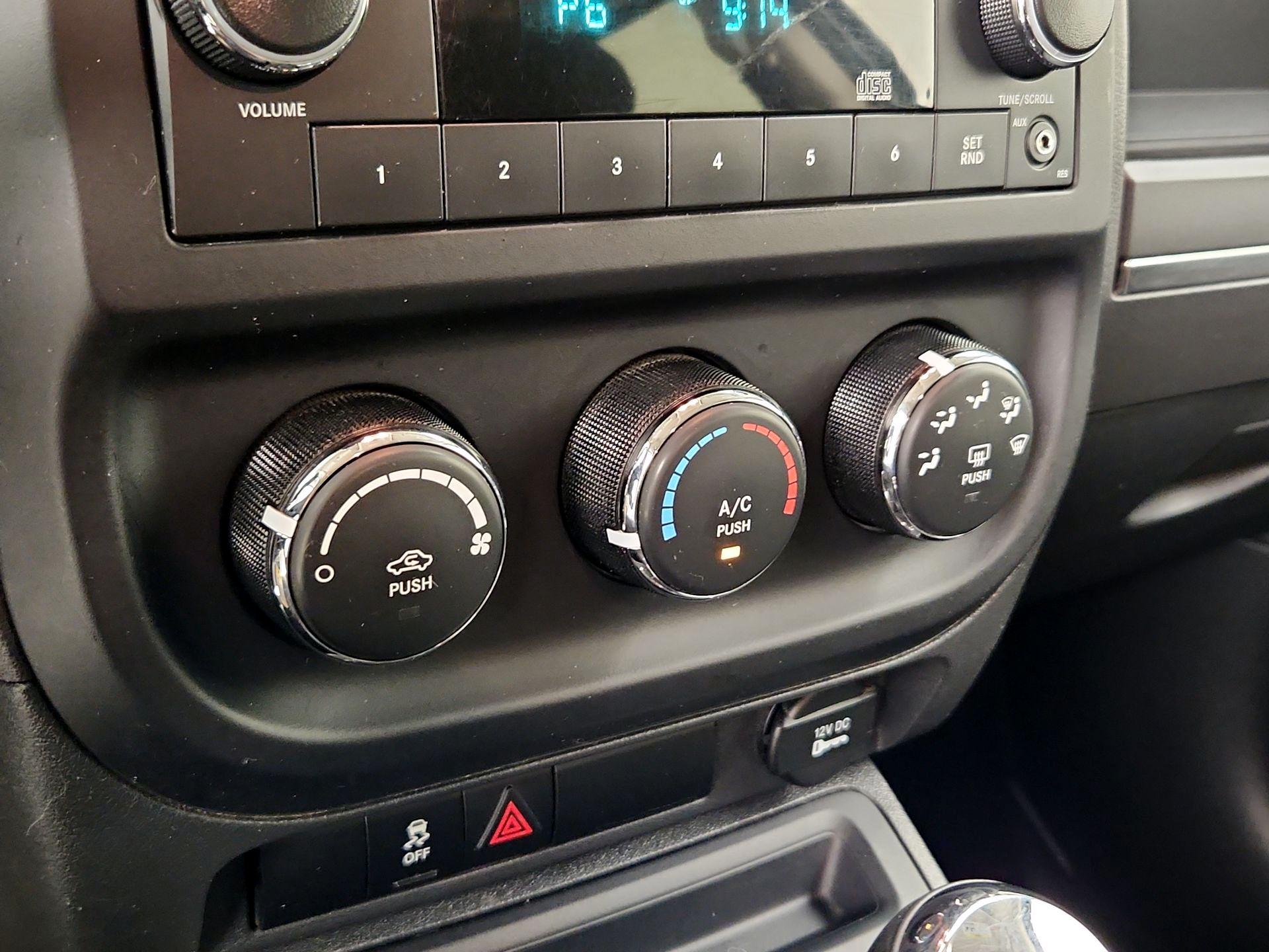 Thumbnail: 2015 Jeep Patriot - 14