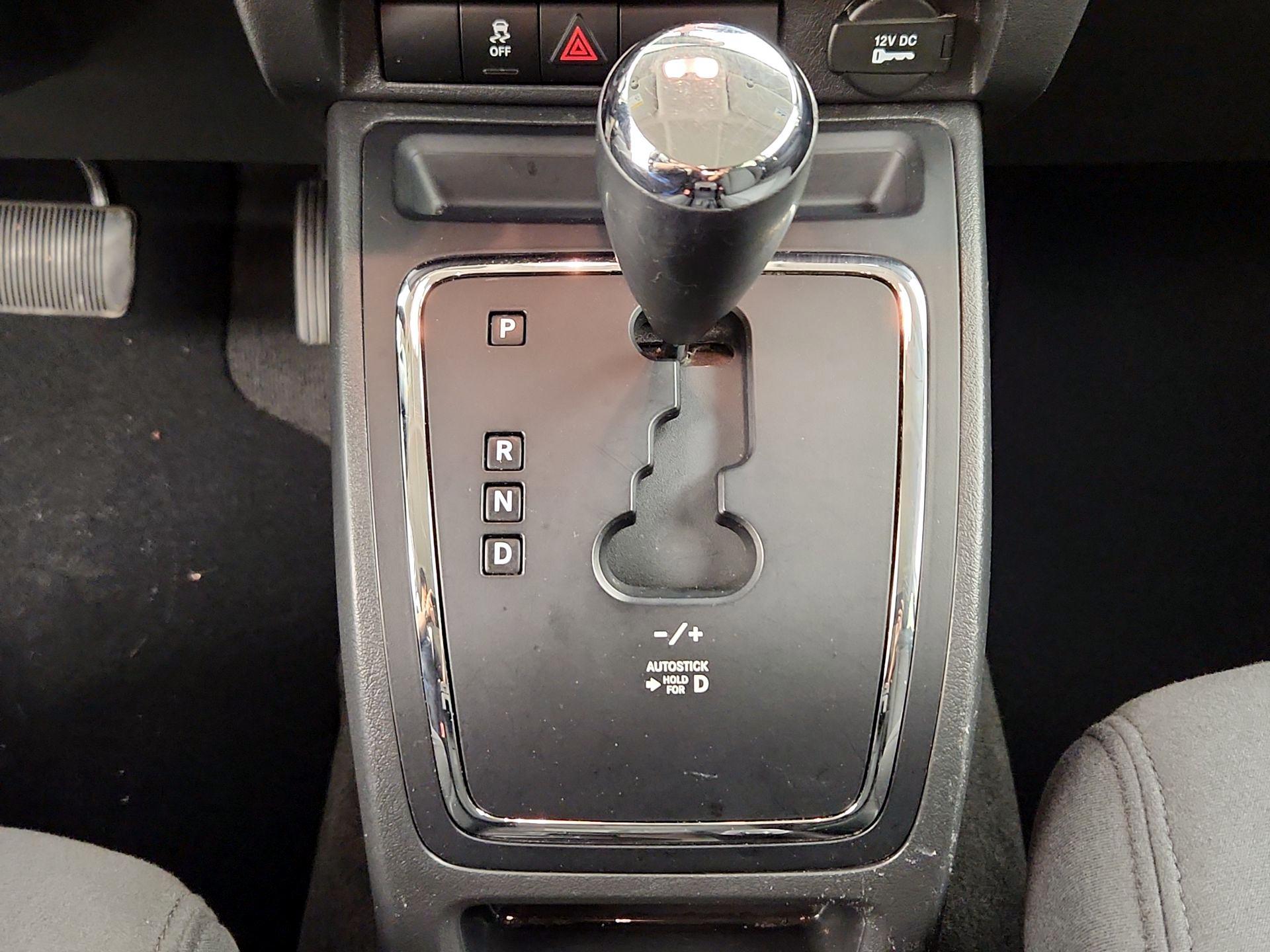 Thumbnail: 2015 Jeep Patriot - 15