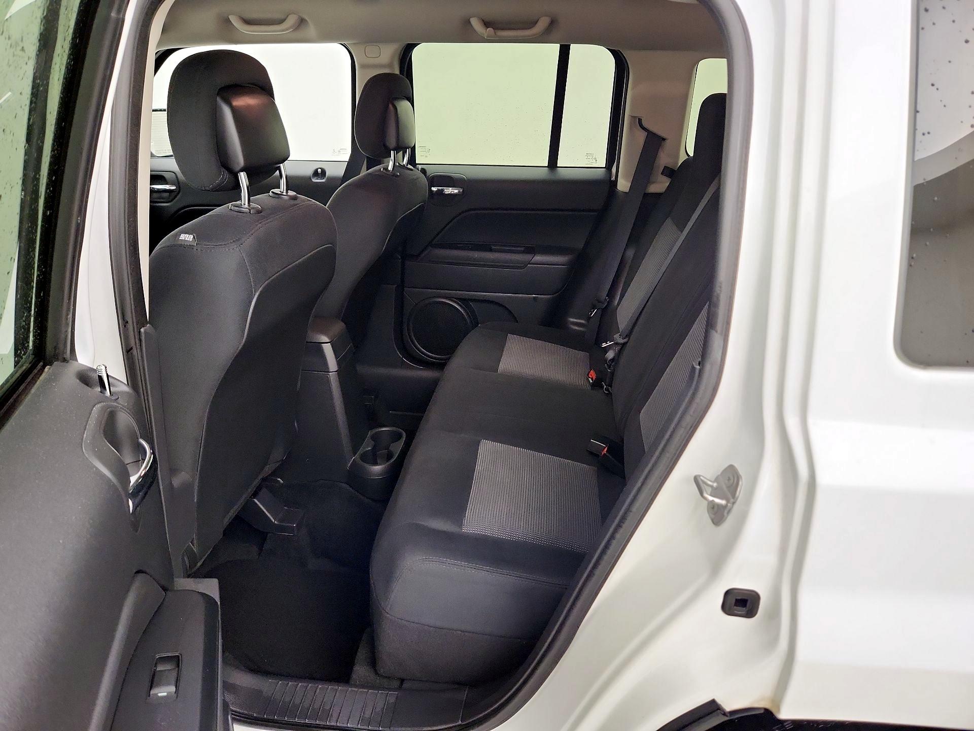 Thumbnail: 2015 Jeep Patriot - 17