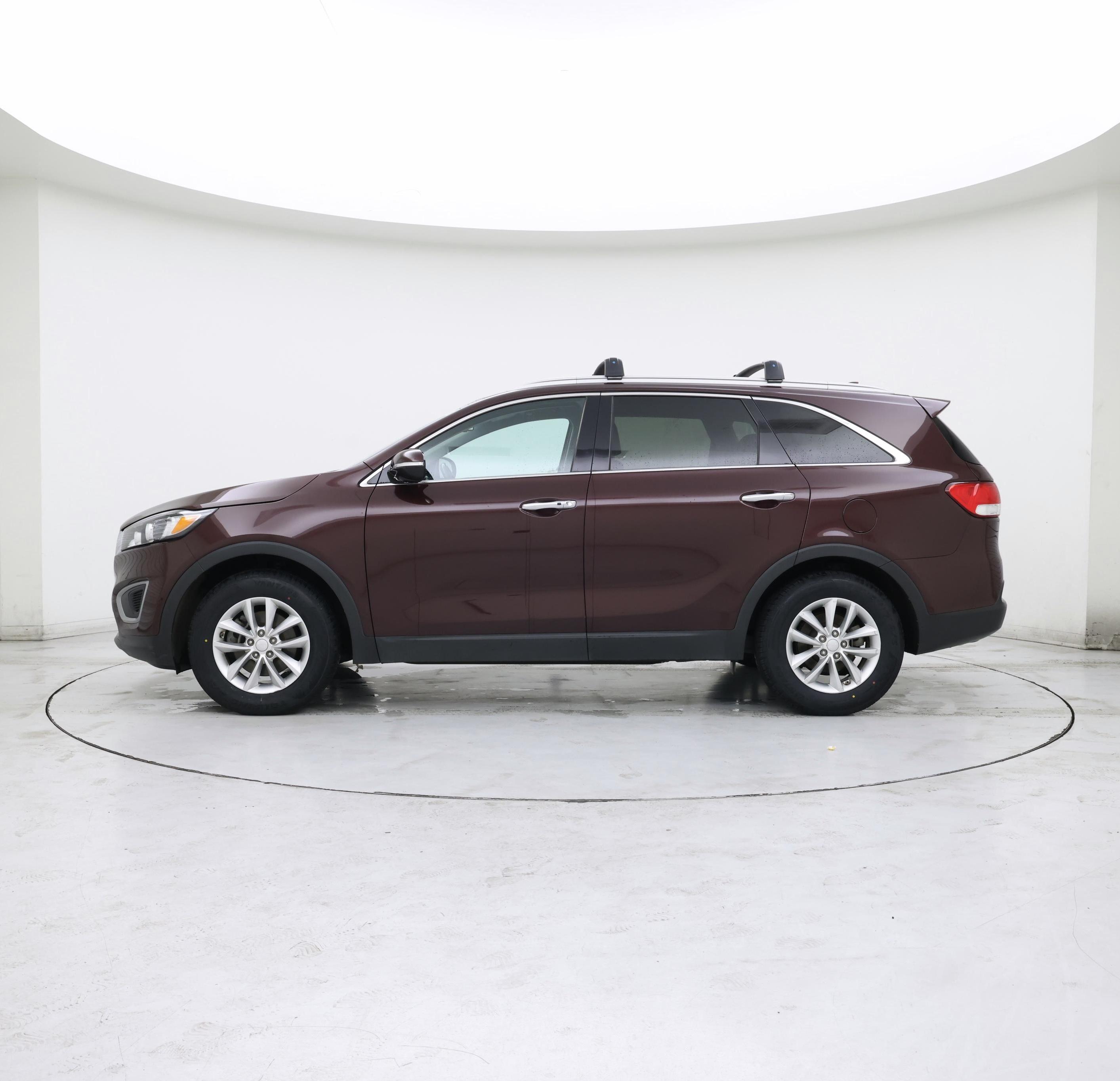 Thumbnail: 2017 Kia Sorento - 3