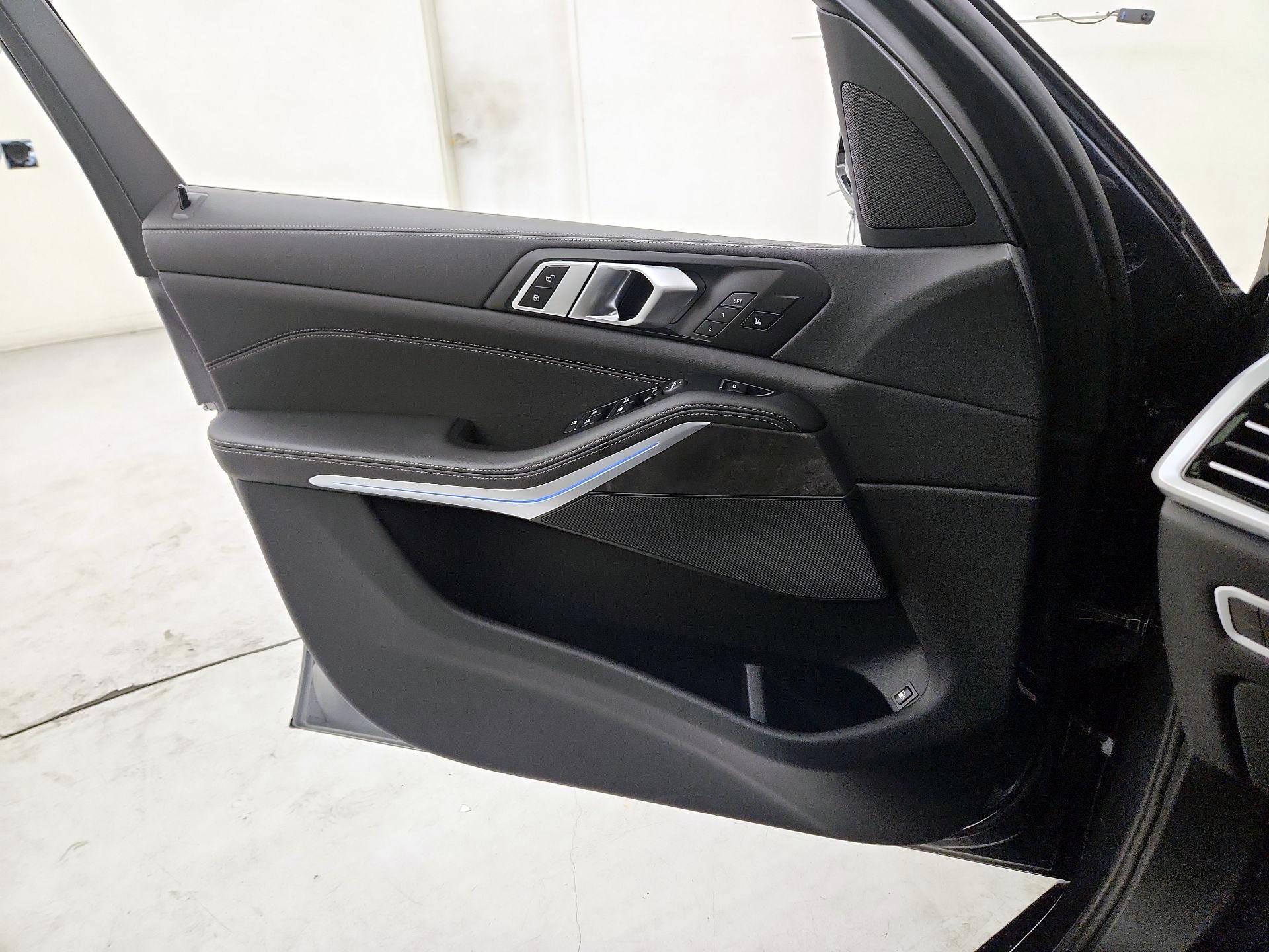 Thumbnail: 2022 BMW X5 - 12