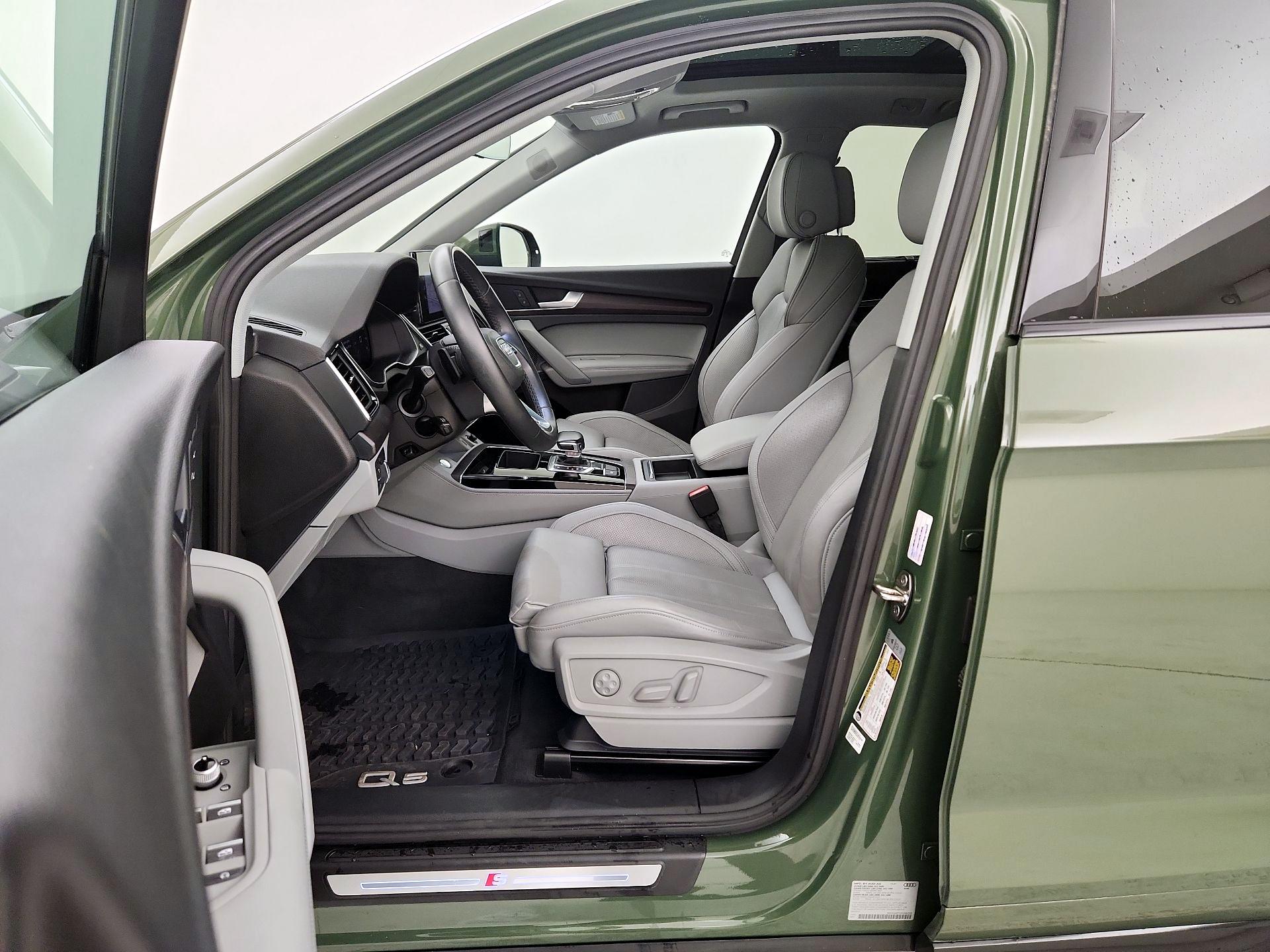 Thumbnail: 2022 Audi Q5 - 11