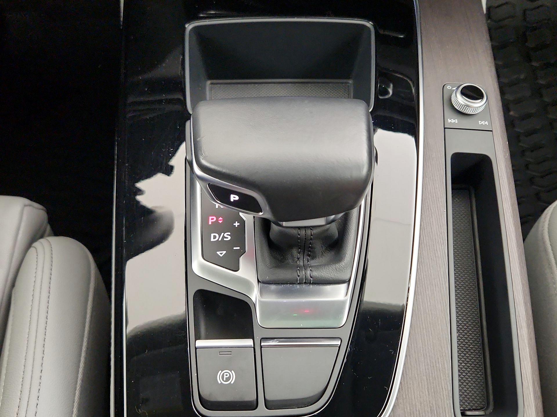 Thumbnail: 2022 Audi Q5 - 18
