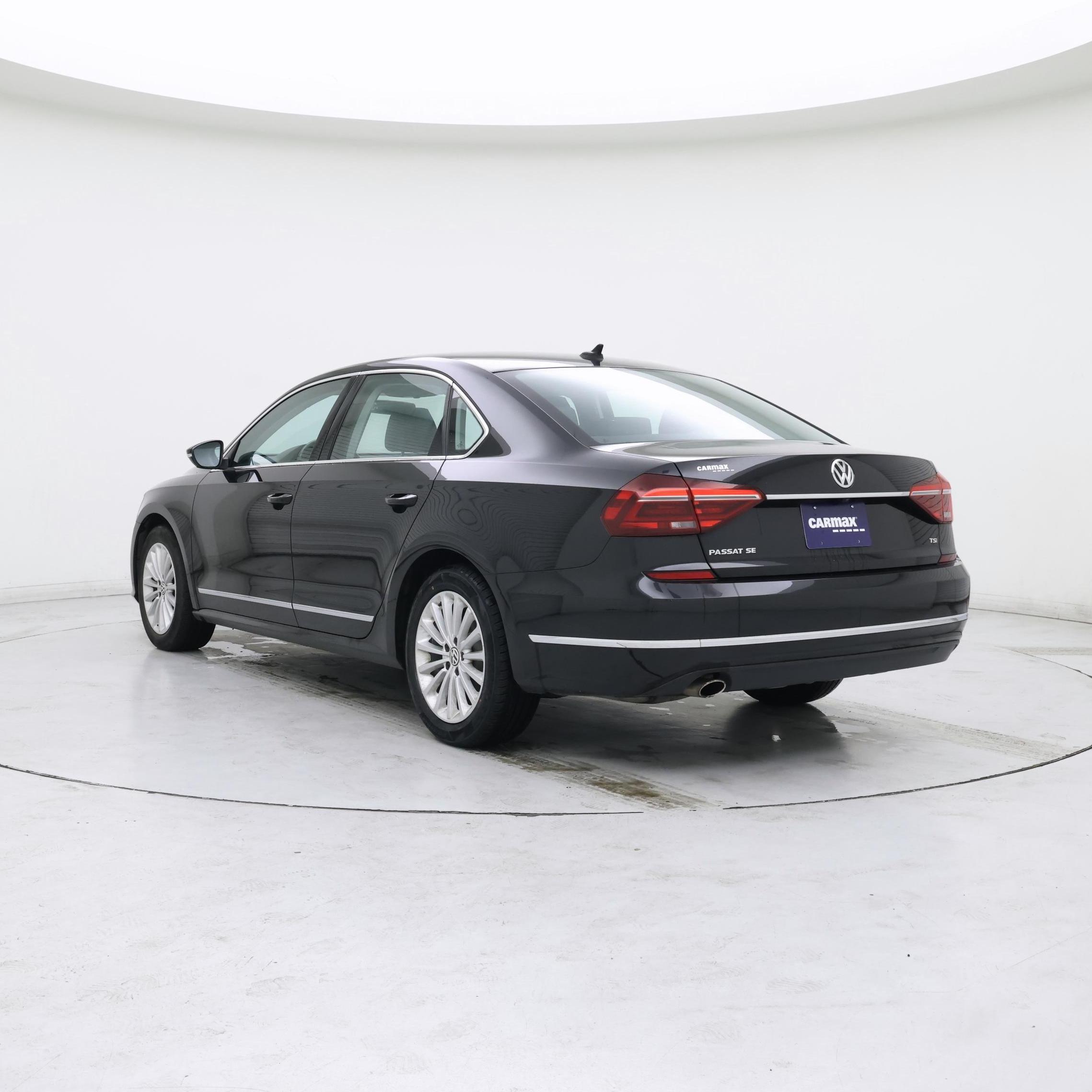 Thumbnail: 2017 Volkswagen Passat - 2