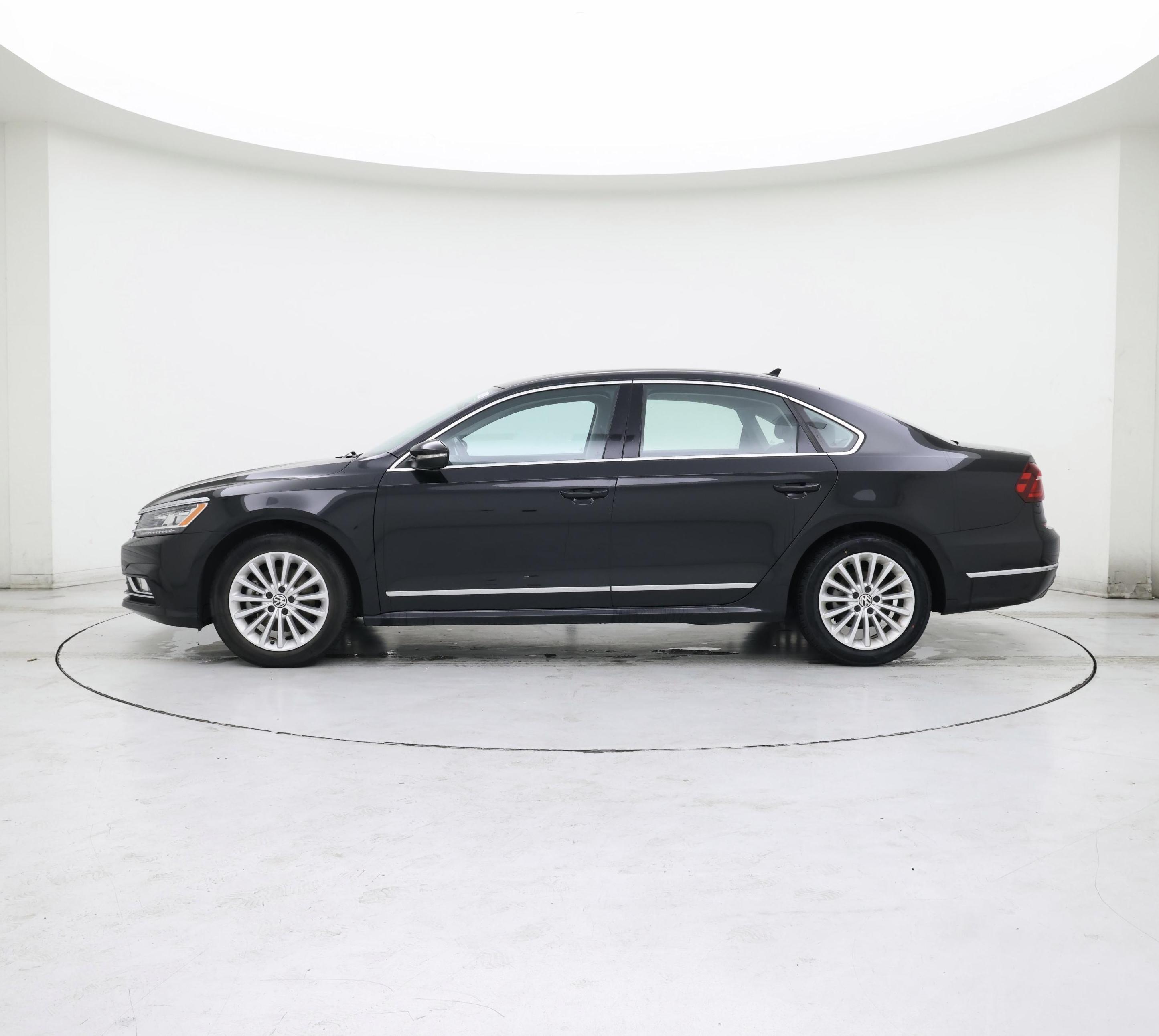 Thumbnail: 2017 Volkswagen Passat - 3