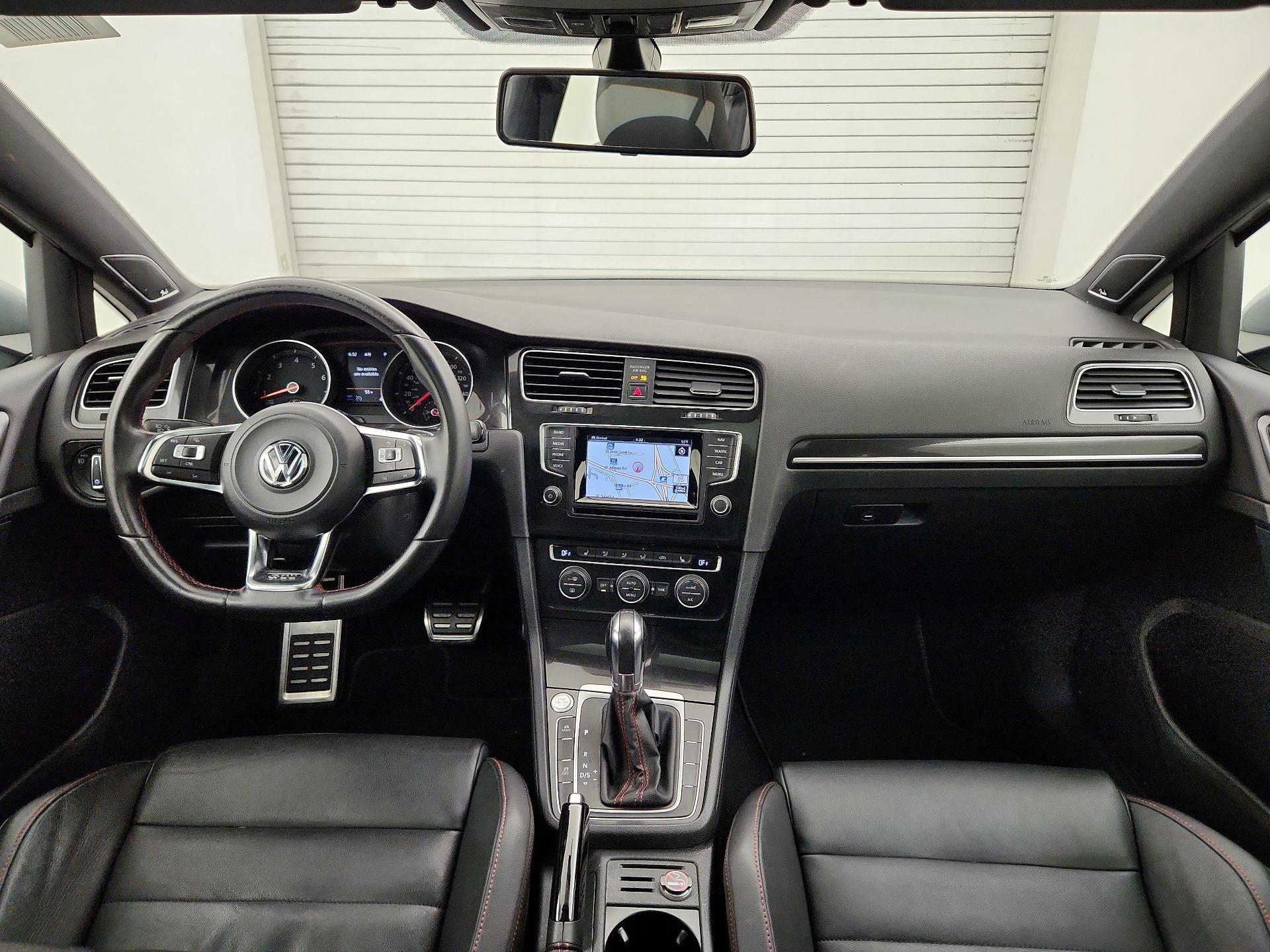 Thumbnail: 2015 Volkswagen Golf - 9