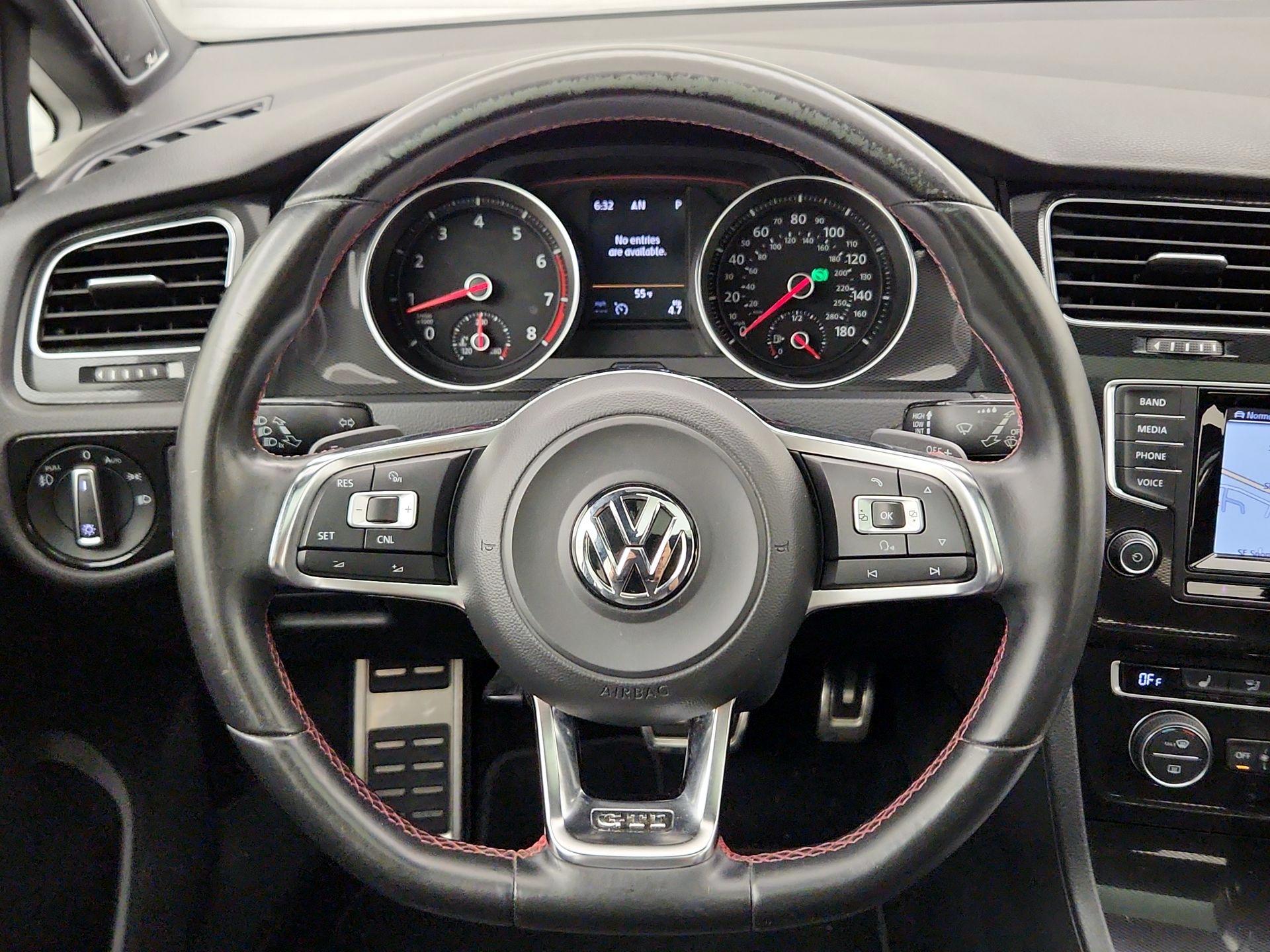 Thumbnail: 2015 Volkswagen Golf - 10