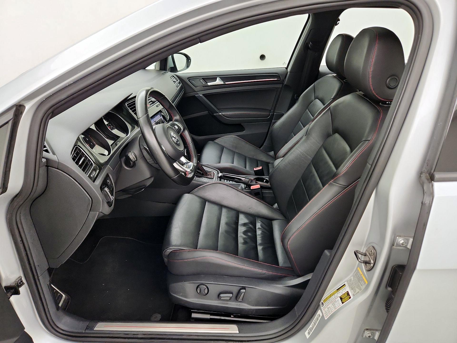 Thumbnail: 2015 Volkswagen Golf - 11