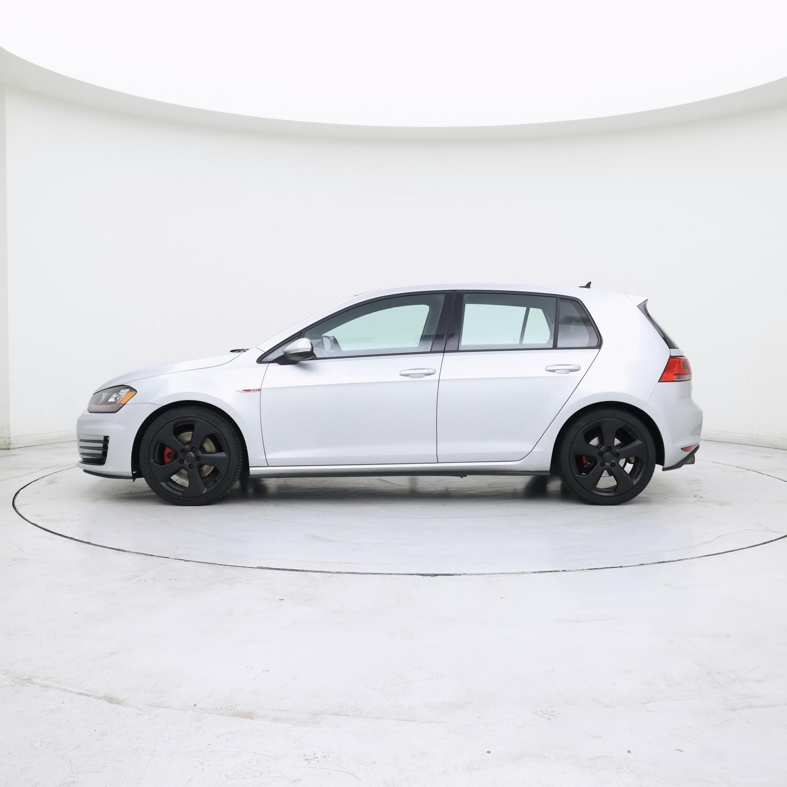 Thumbnail: 2015 Volkswagen Golf - 3