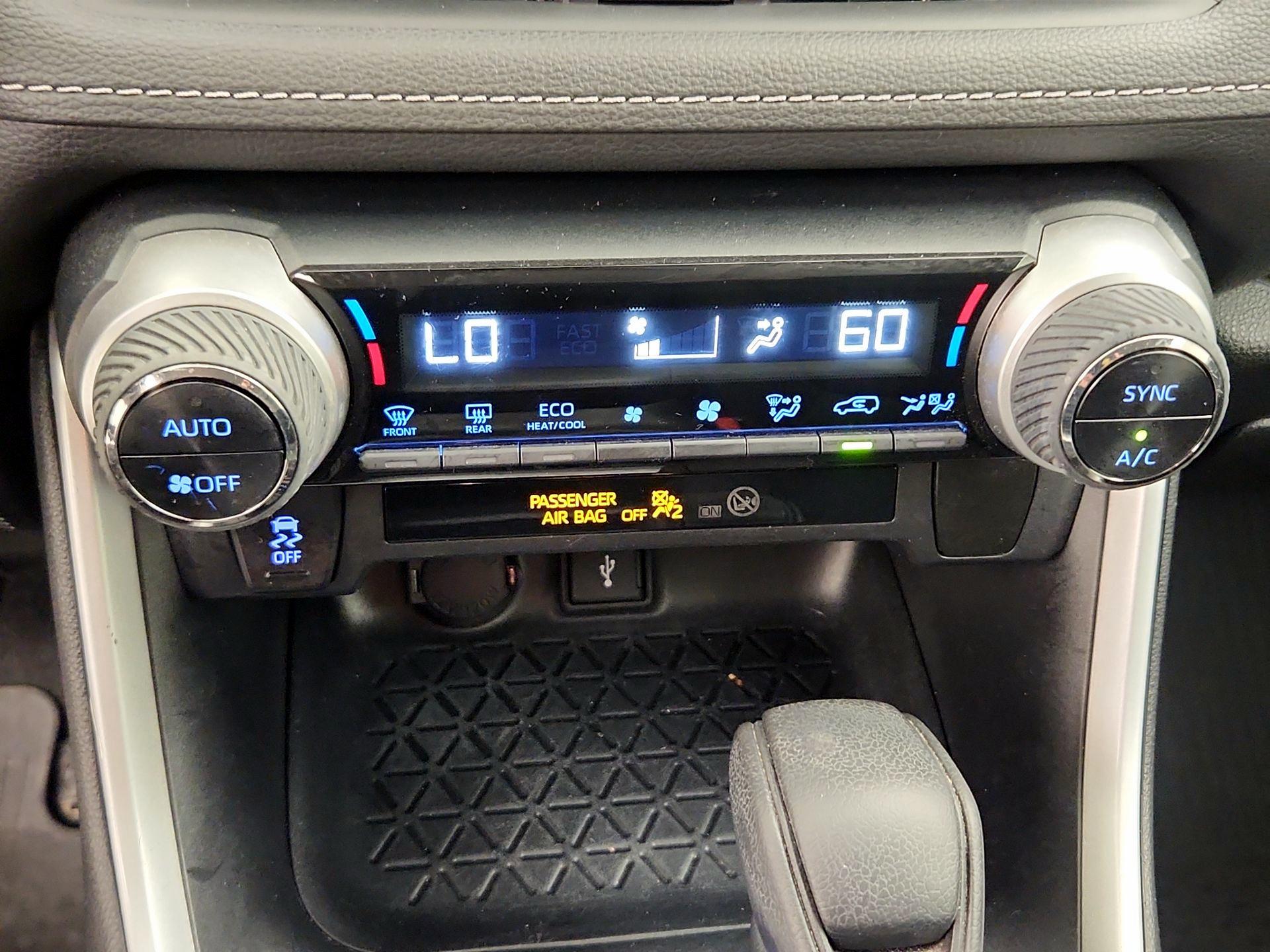 Thumbnail: 2021 Toyota RAV4 - 16