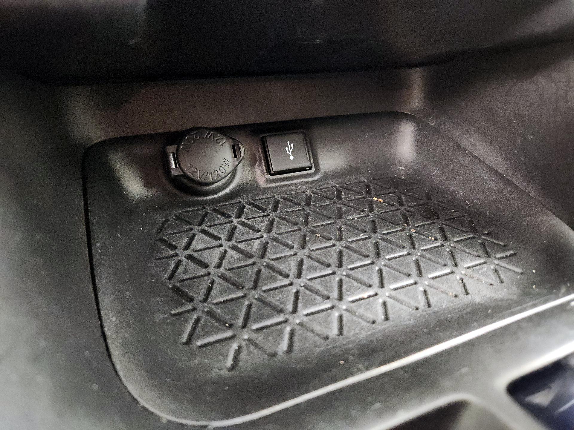 Thumbnail: 2021 Toyota RAV4 - 18
