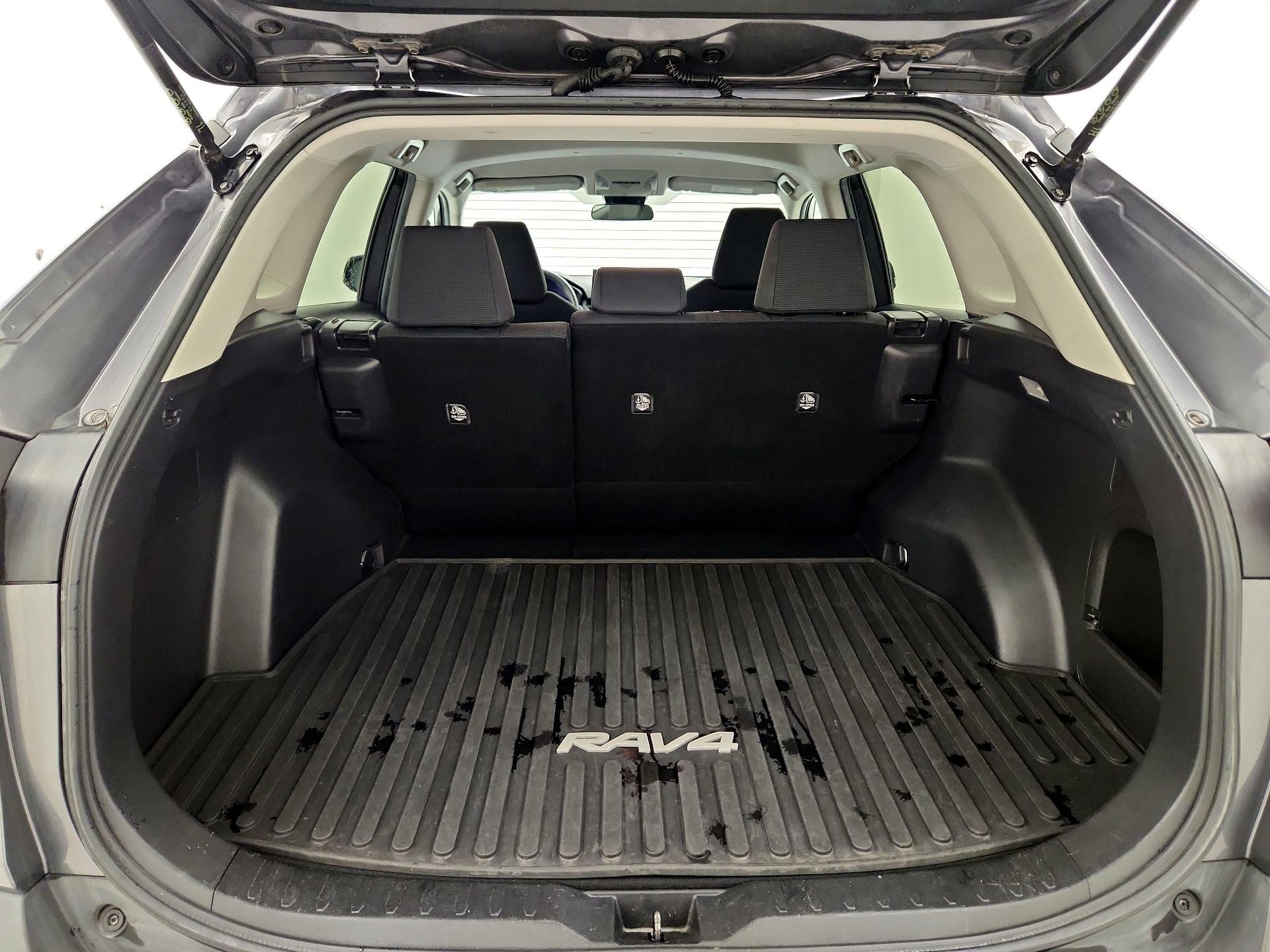 Thumbnail: 2021 Toyota RAV4 - 20