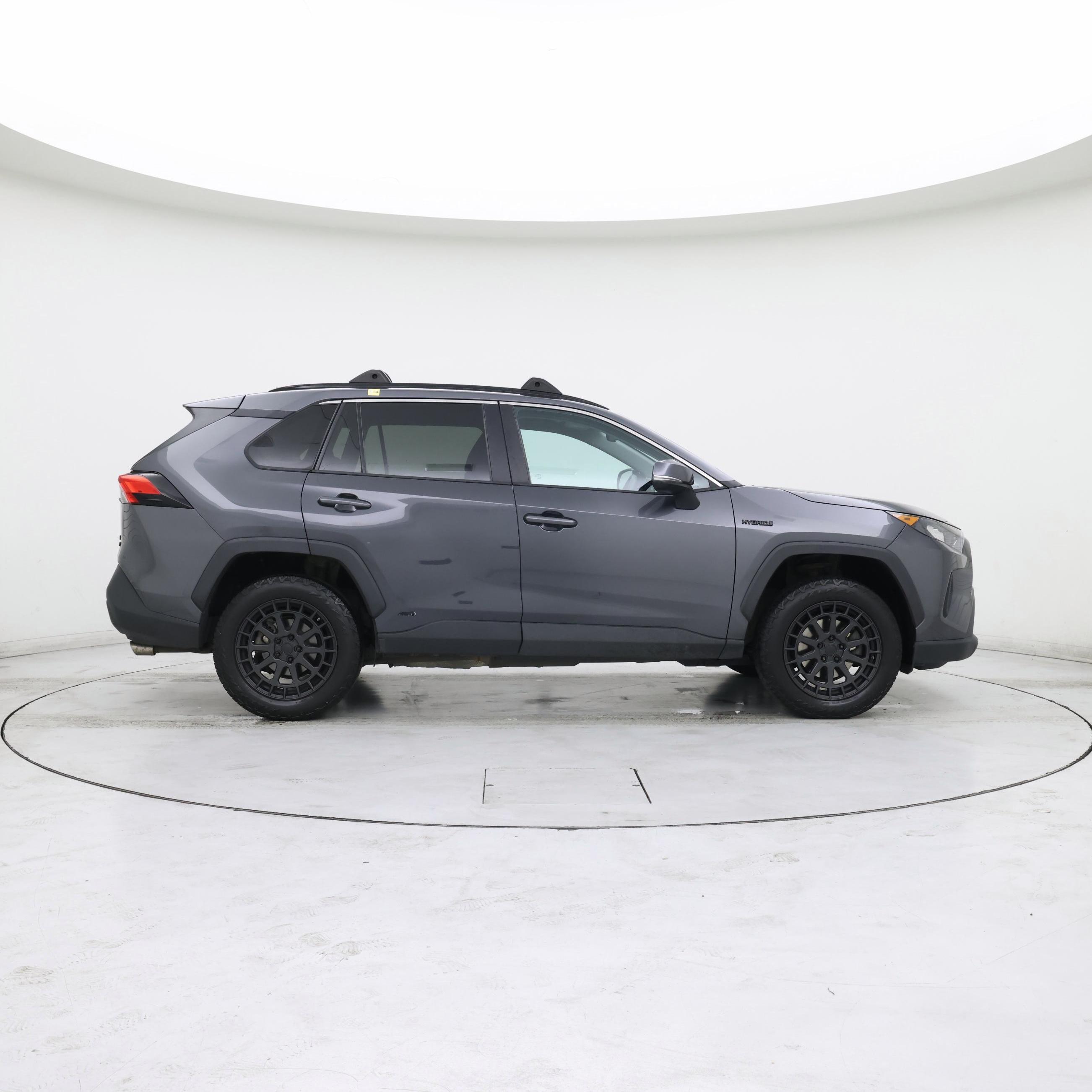 Thumbnail: 2021 Toyota RAV4 - 7