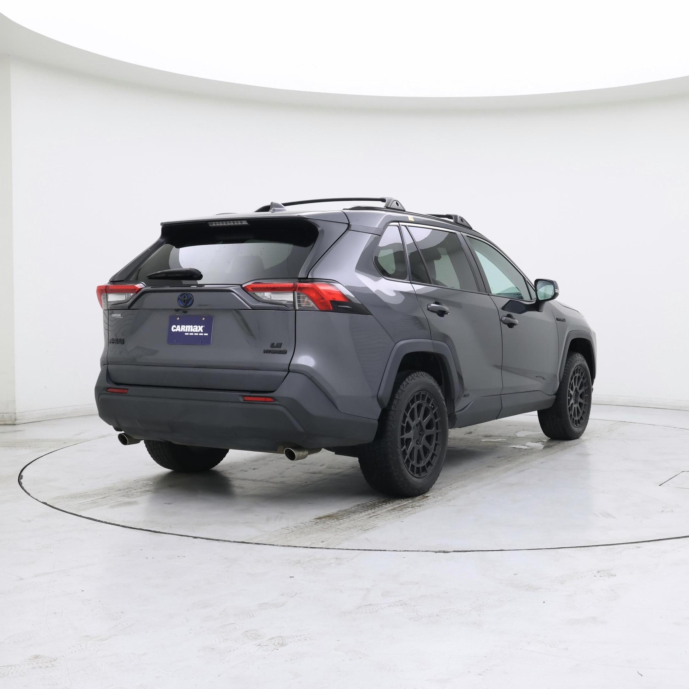 Thumbnail: 2021 Toyota RAV4 - 8