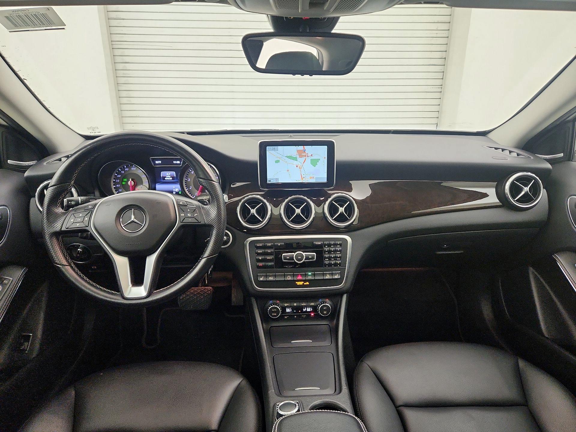 Thumbnail: 2015 Mercedes-Benz GLA - 9