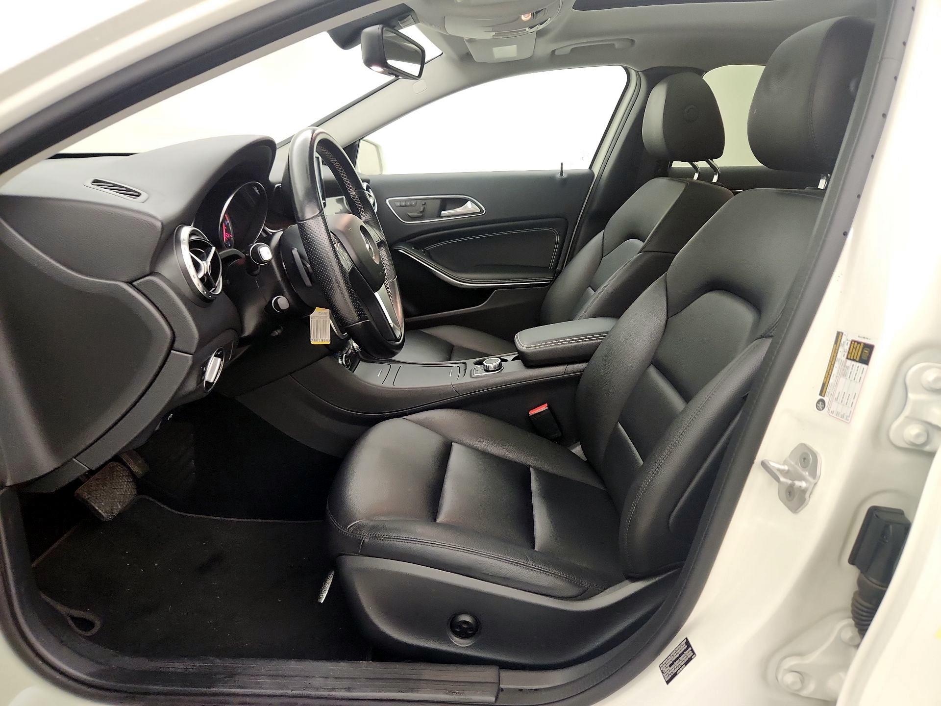 Thumbnail: 2015 Mercedes-Benz GLA - 11