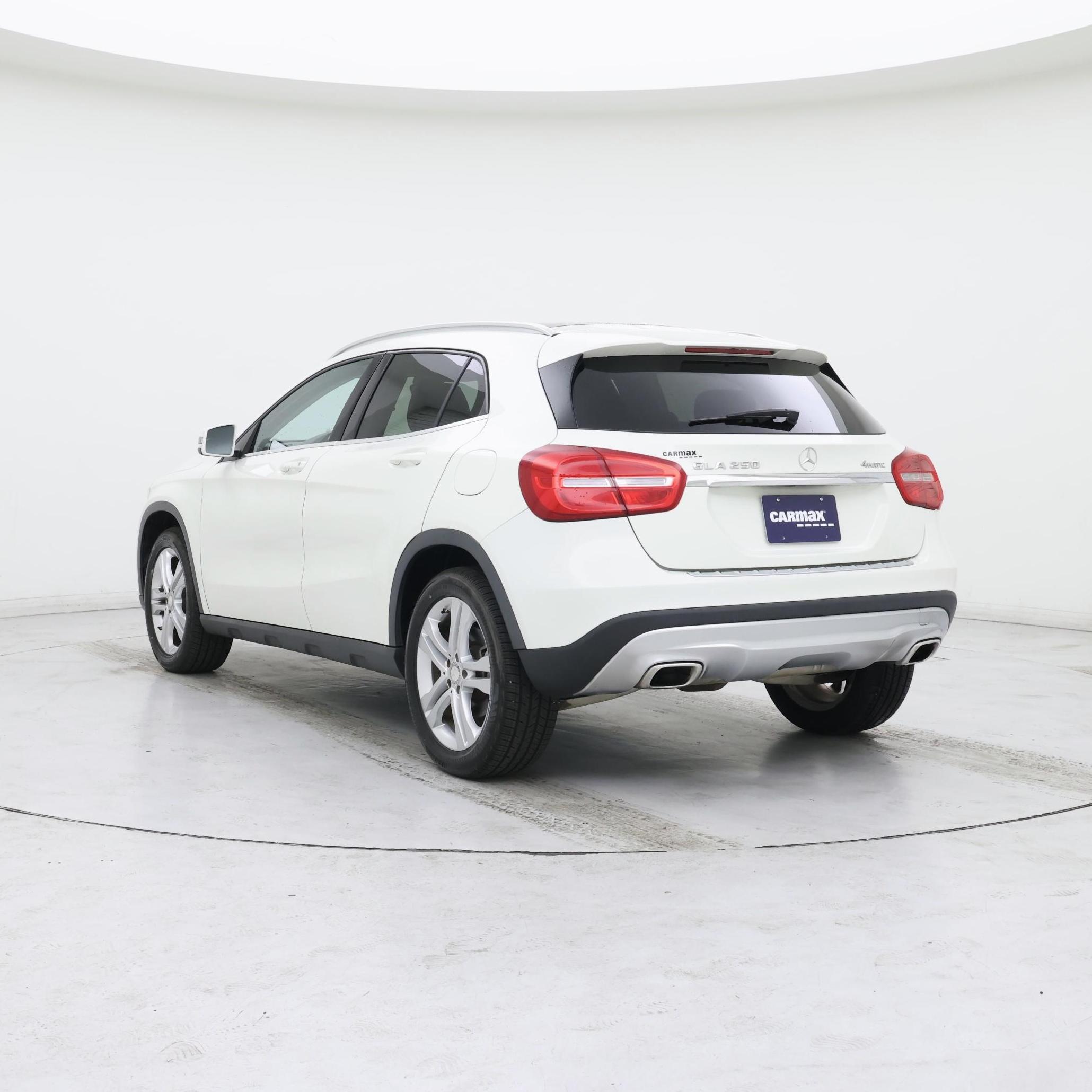 Thumbnail: 2015 Mercedes-Benz GLA - 2